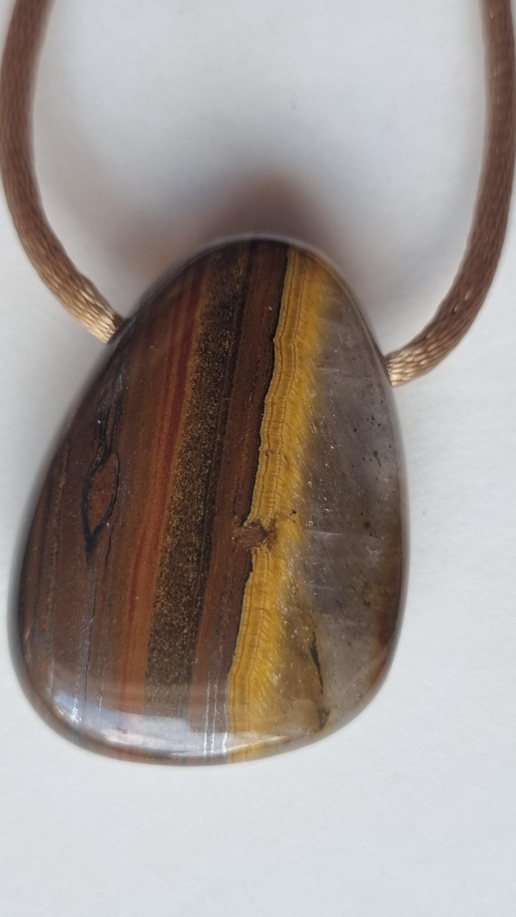 Tigeraugenjaspis Mit Seidenkordel von ElkesEdelsteinstube
