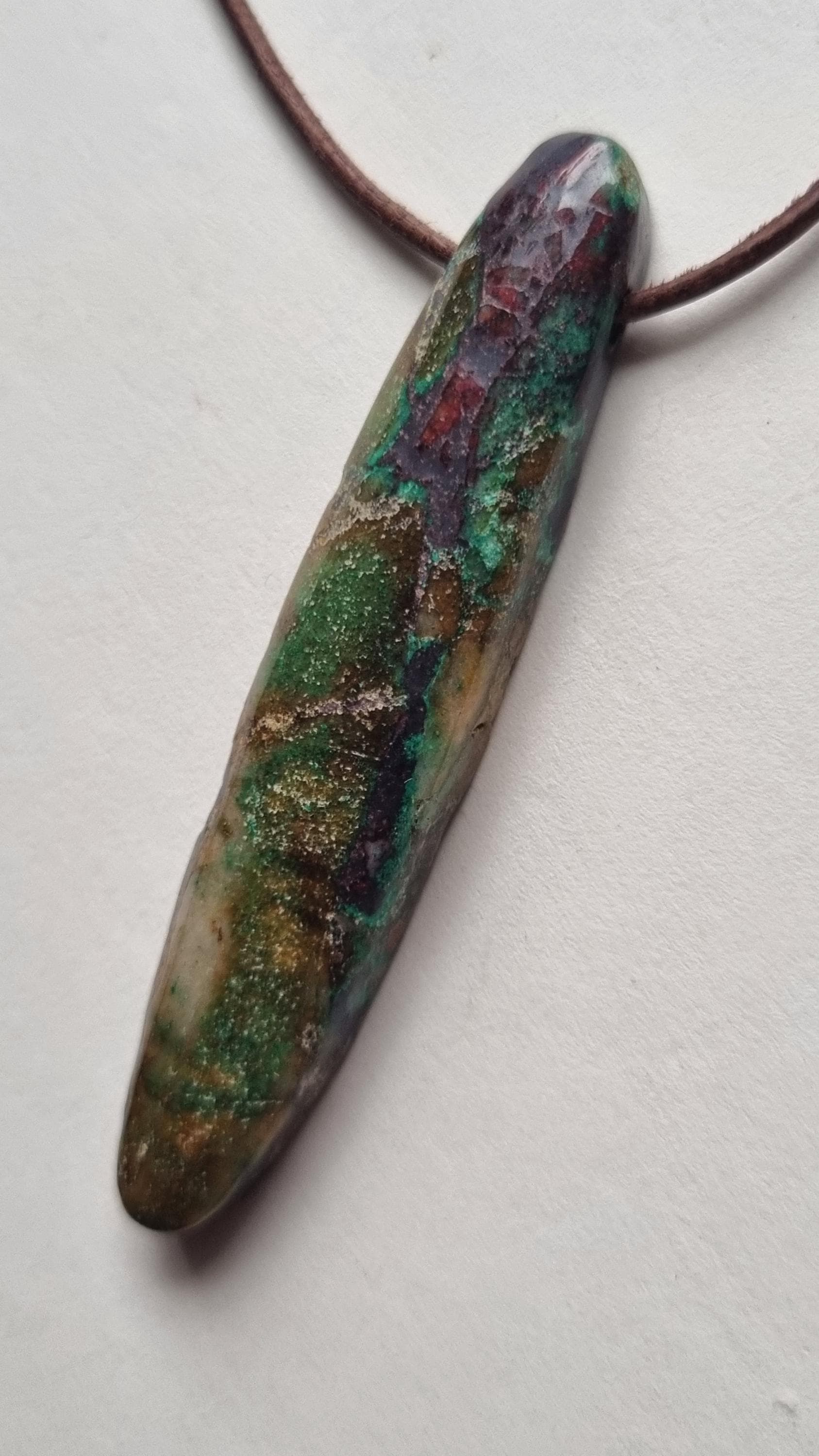 Traumhaft Schön, Chrysokoll-Cuprit Mit Lederband von ElkesEdelsteinstube