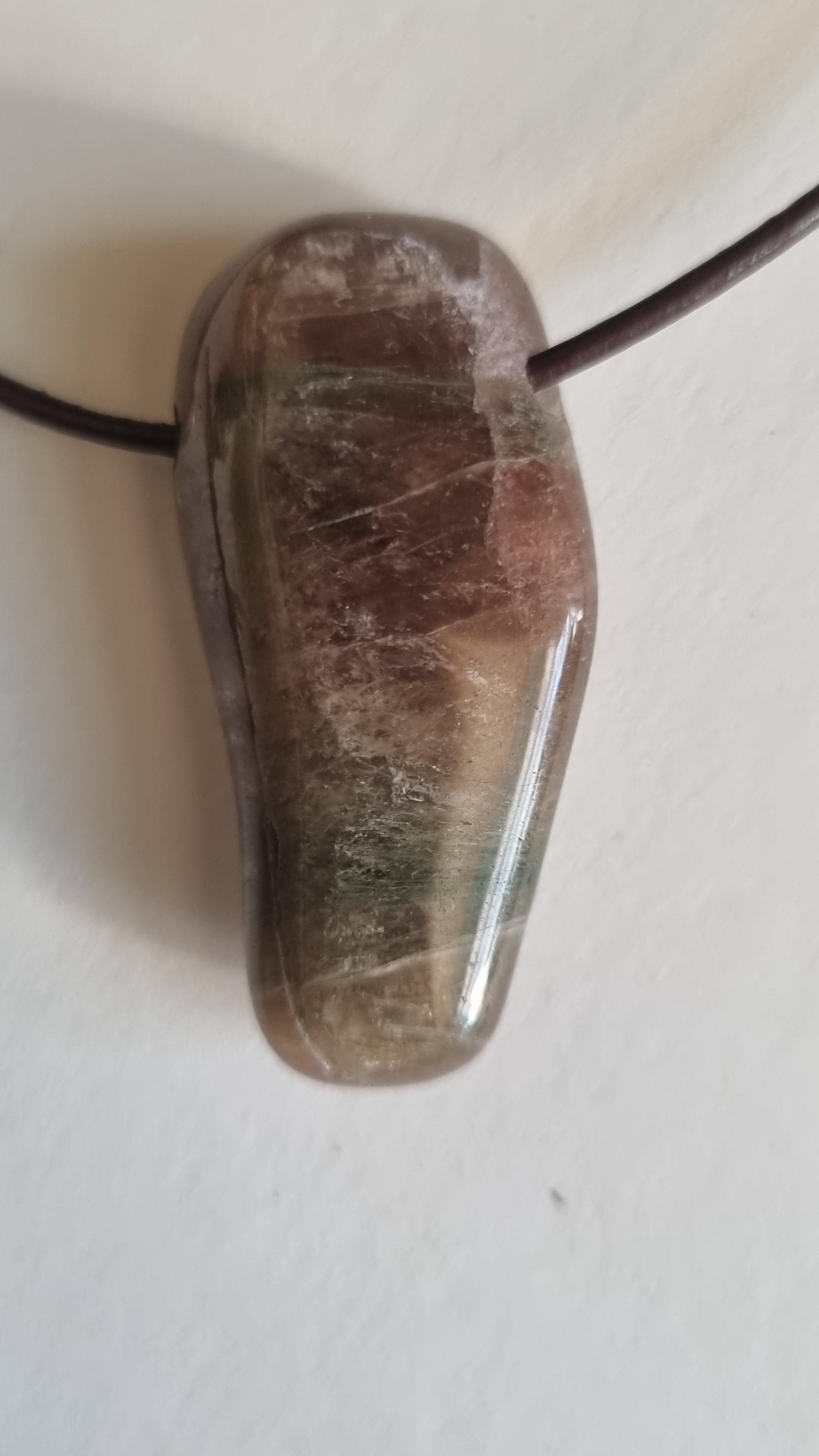 Turmalin Mit Lederband von ElkesEdelsteinstube