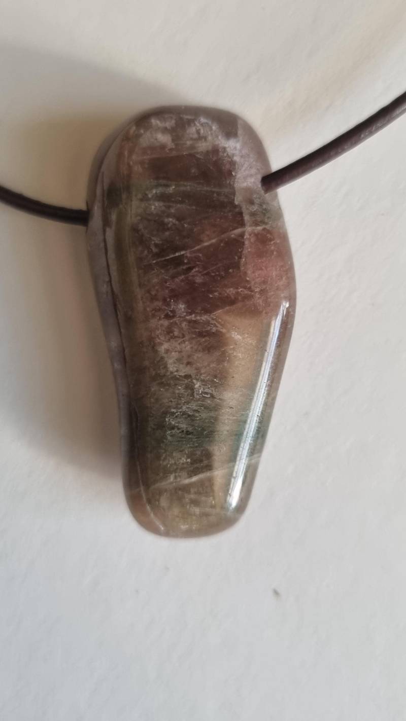 Turmalin Mit Lederband von ElkesEdelsteinstube