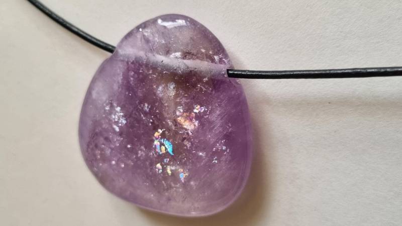 Wunderschön, Amethyst Mit Lederband Wunderschön, Amethyst Mit Lederband von ElkesEdelsteinstube