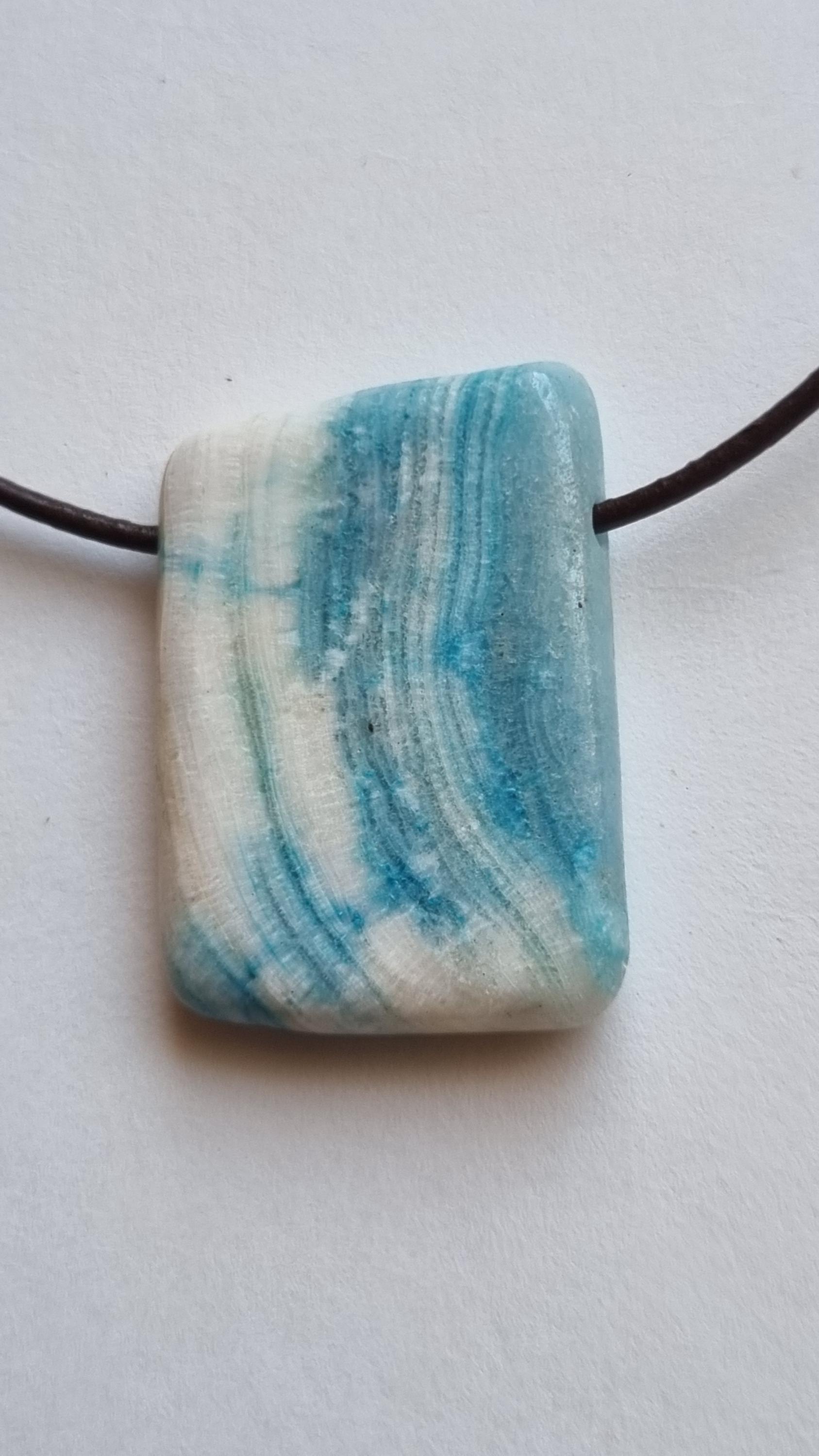Wunderschön, Blauer Aragonit Mit Lederband Wunderschön, Blauer Aragonit Mit Lederband von ElkesEdelsteinstube