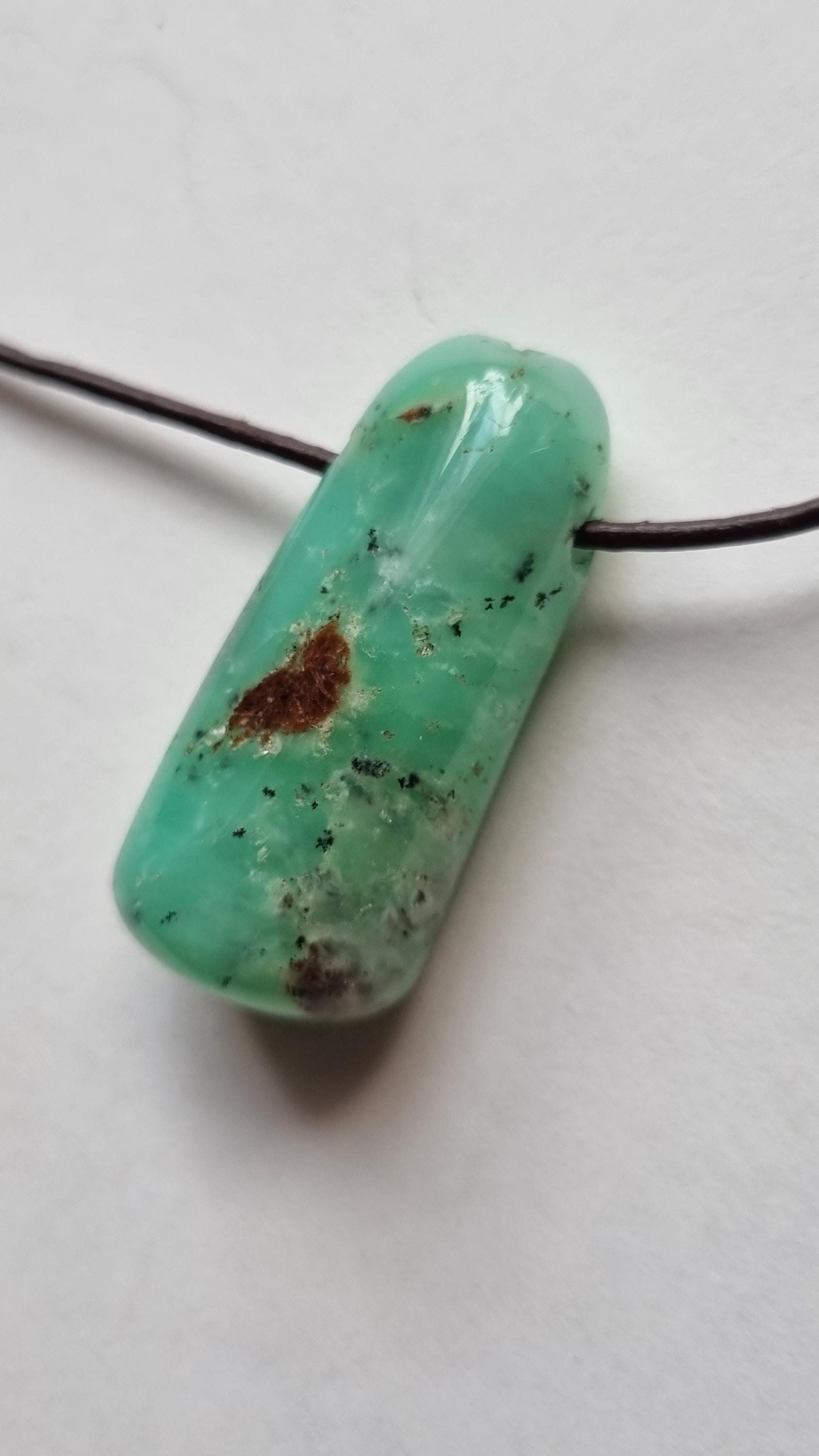Wunderschön, Chrysopras Mit Lederband Wunderschön, Chrysopras Mit Lederband von ElkesEdelsteinstube