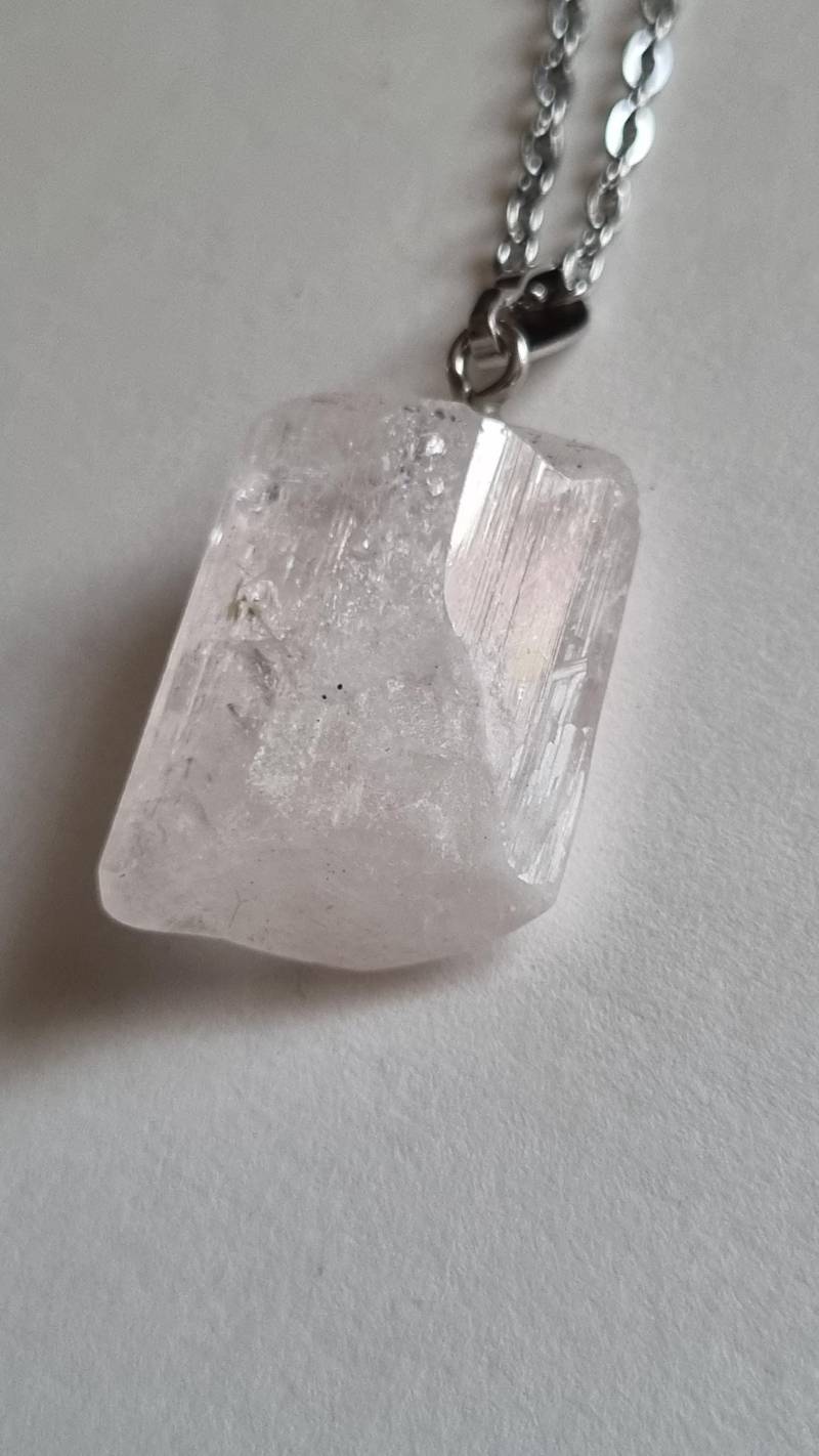 Wunderschön, Danburit Anhänger Mit Gratis-Kette von ElkesEdelsteinstube