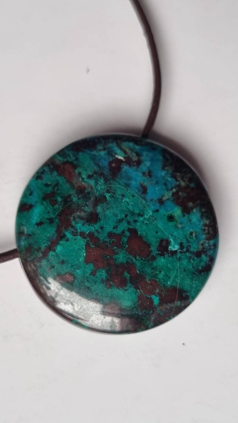Wunderschön, Runder Chrysokoll in Toller Qualität Mit Lederband von ElkesEdelsteinstube