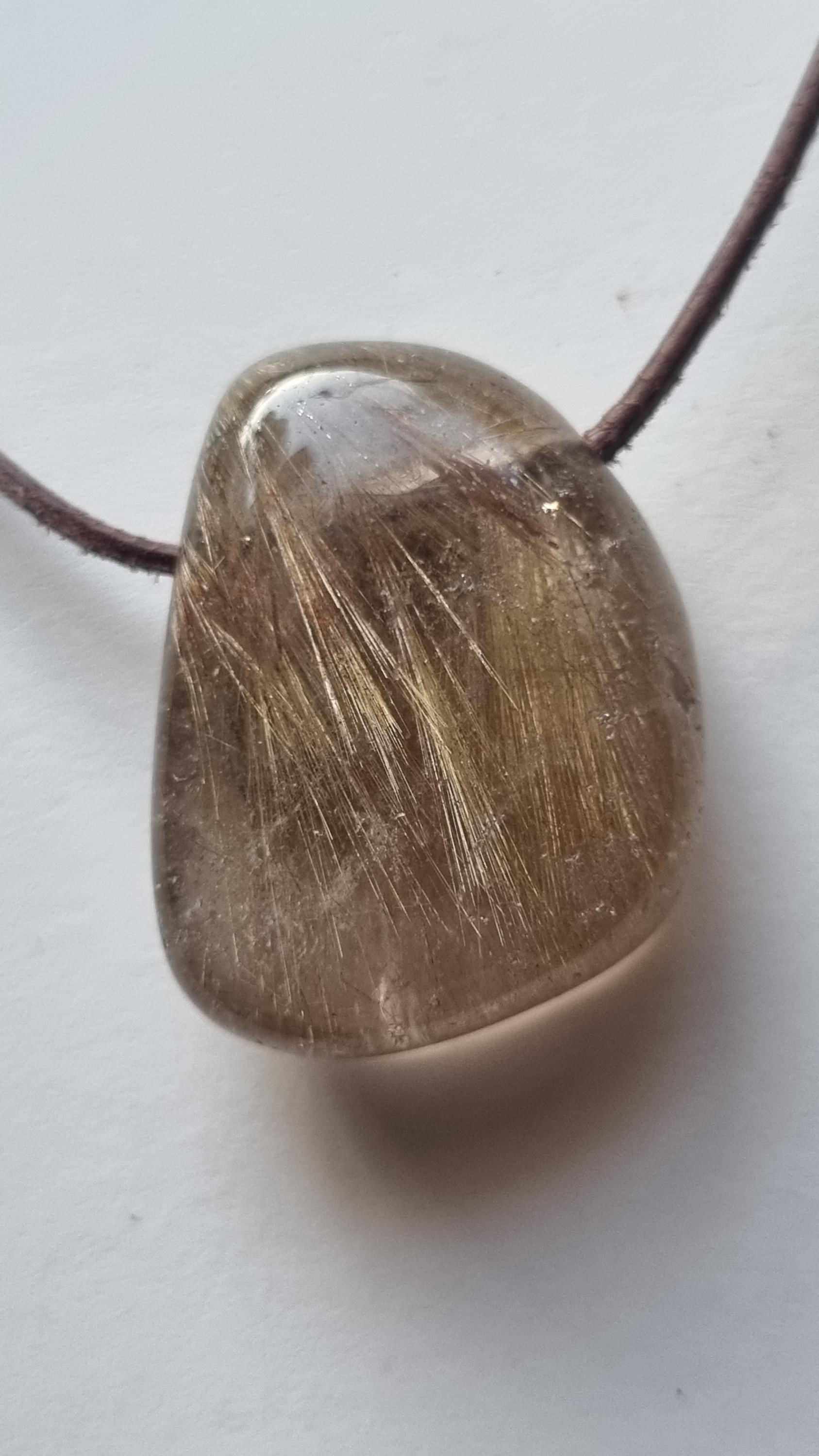 Wunderschöner Rutilquarz Mit Lederband von ElkesEdelsteinstube