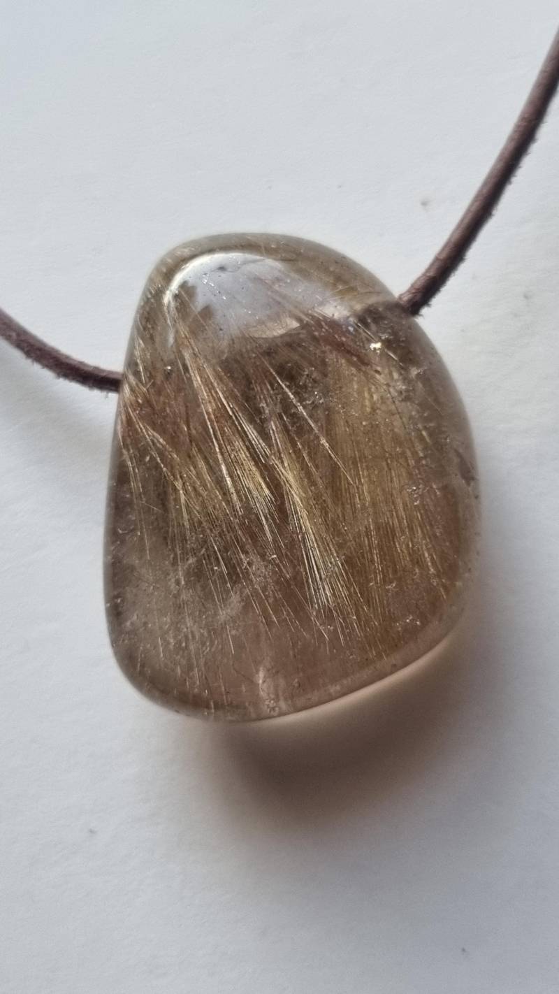 Wunderschöner Rutilquarz Mit Lederband von ElkesEdelsteinstube