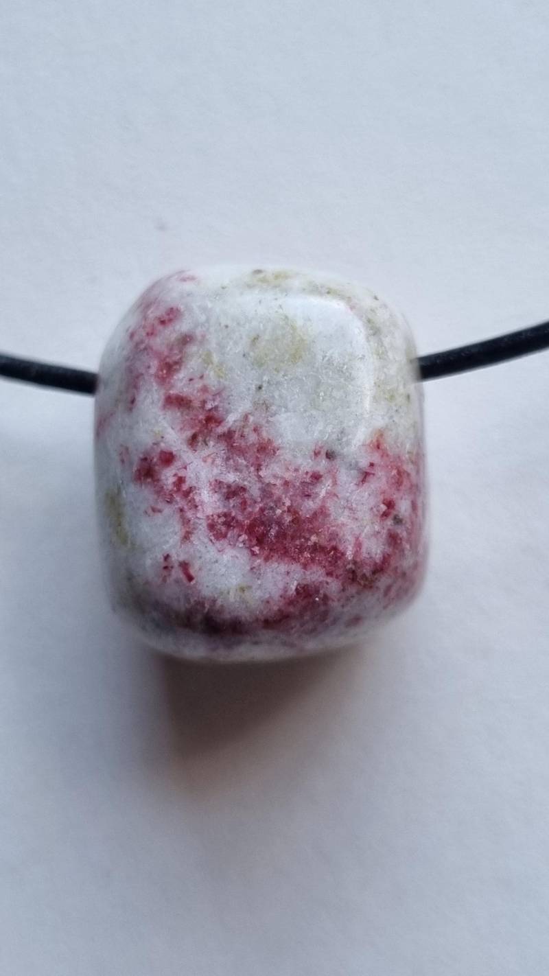 Zinnoberopal Mit Lederband von ElkesEdelsteinstube