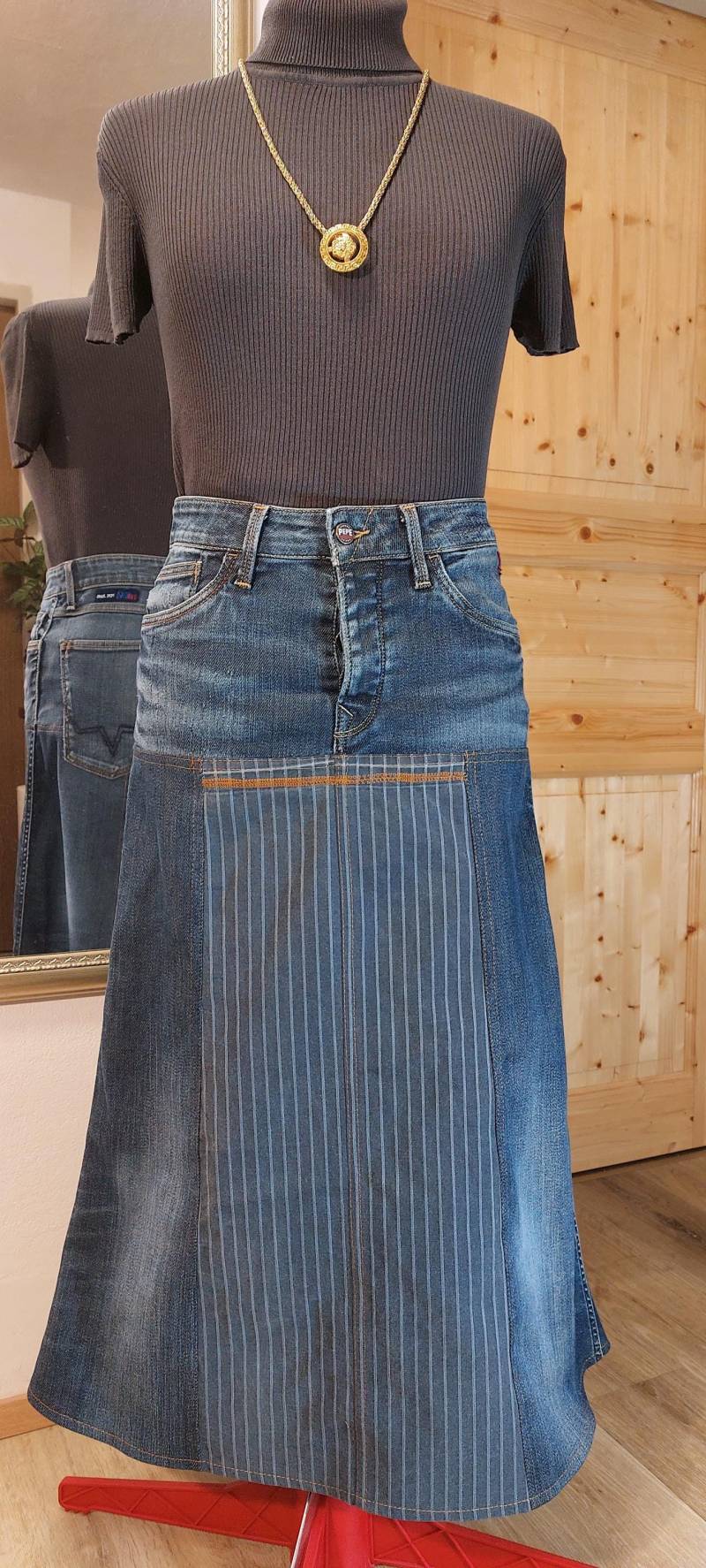 Pepe Jeans Upcycled Denim Skirt With Striped Inserts, Medium Pepe Jeans Upcycled Denim Skirt With Striped Inserts, Medium von ElkoraDesign