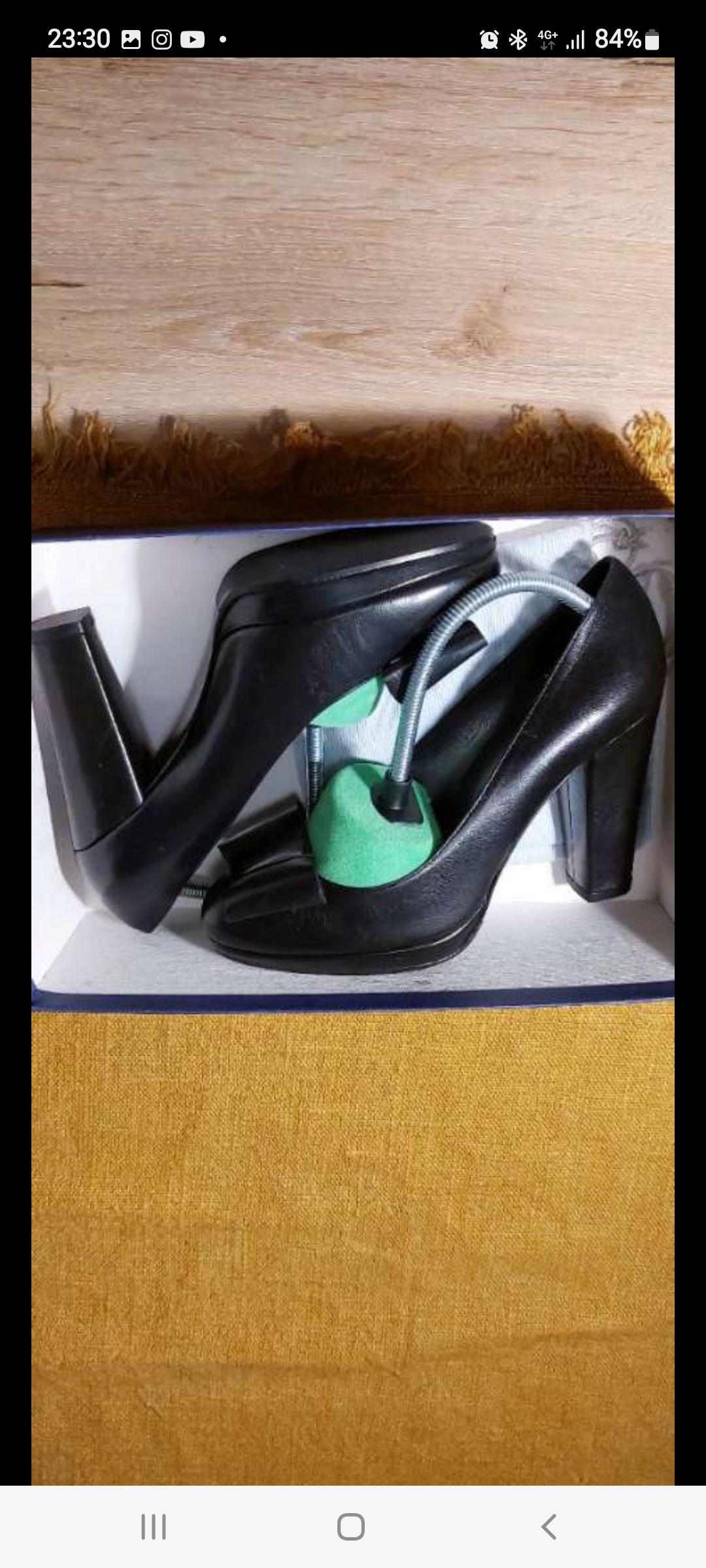 Vintage Stuart Weitzman Heels - Black Leather Pumps Block Heel Round Toe Eu 37/Us 6.5-7 Classic Designer Shoes Vintage Stuart Weitzman Heels - Black Leather Pumps Block Heel Round Toe Eu 37/Us 6.5-7 Classic Designer Shoes von ElkoraDesign