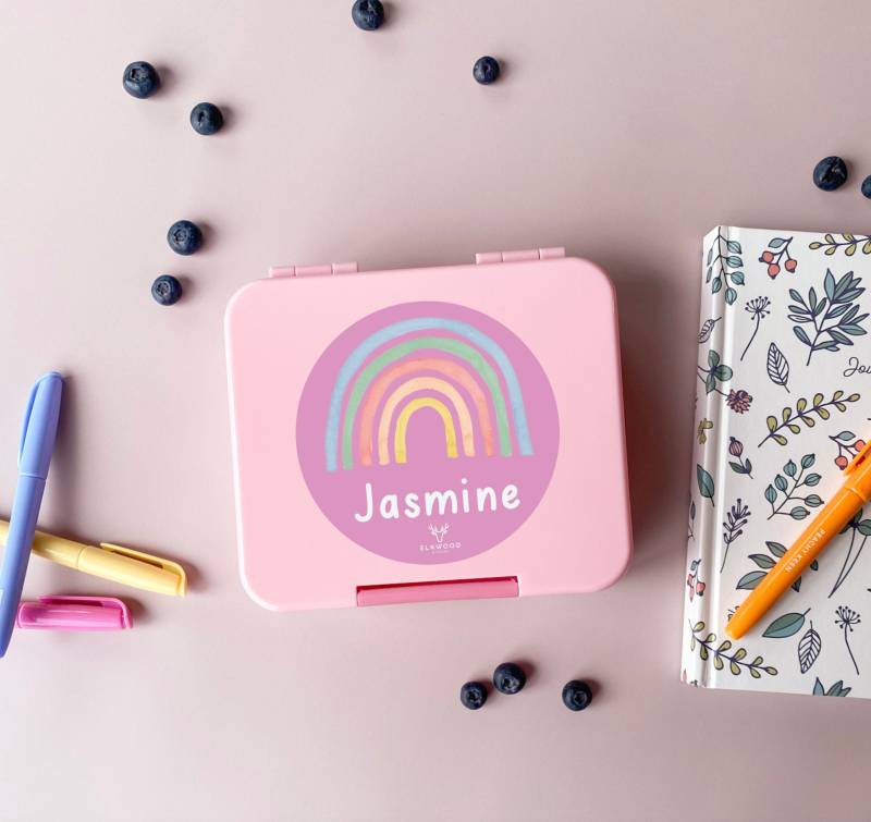 Personalisierte Kinder Mini Bento Snack Box | Lunchbox Zurück in Die Schule Regenbogen von ElkwoodDesignsAU