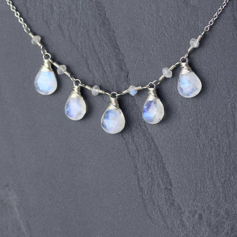 Aaa Regenbogen Mondstein Bib Halskette, Wire Wrapped in Sterling Silber, Gold Oder Rosegold Filled, Blauer Blitz Edelstein Schmuck Für Frauen von EllaArtisanJewellery
