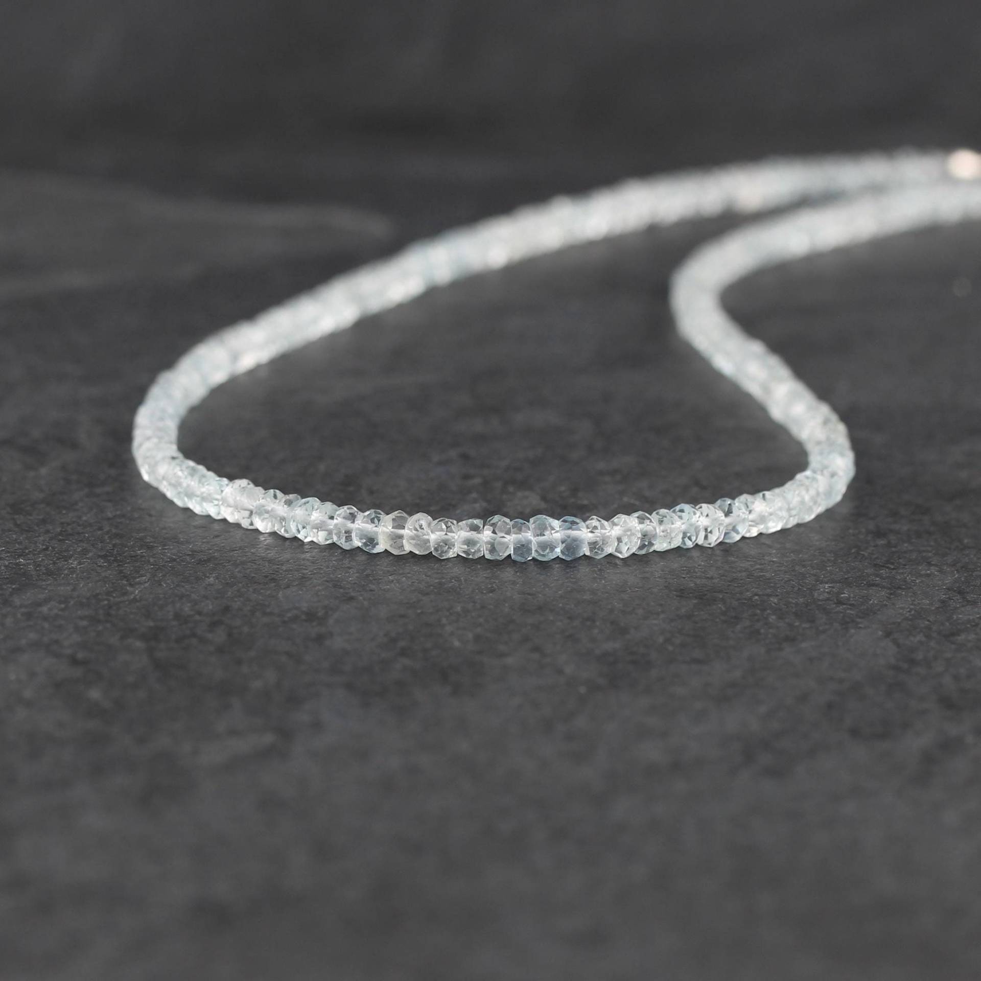 Aquamarin Perlenkette in Sterling Silber, Gold Oder Rosegold Filled, Zierliche Hellblaue Edelstein Halsband, Lange Halskette Für Frauen von EllaArtisanJewellery