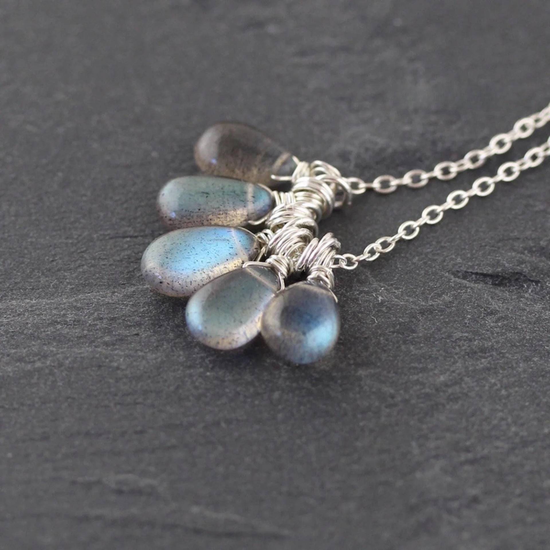 Labradorit Cluster Anhänger in Sterling Silber, 14Kt Gold Oder Rosegold Filled, Aaa Blue Flash Edelstein Halskette, Wire Wrapped Boho Schmuck von EllaArtisanJewellery