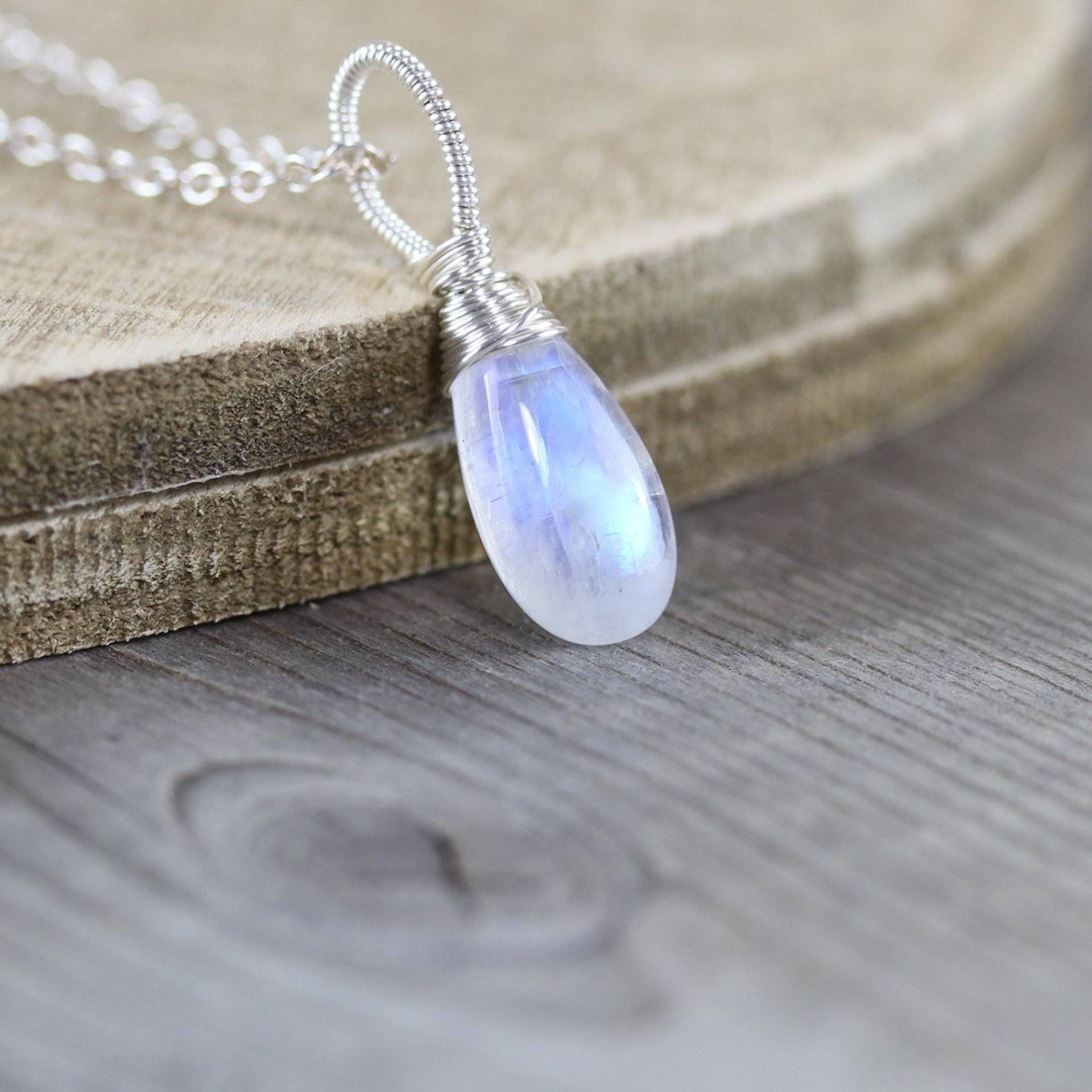 Regenbogen Mondstein Anhänger in 925 Sterling Silber, 14Kt Gold Oder Rose Filled, Aaa Blauer Blitz Edelstein Draht Eingewickelt Halsketten-Charme von EllaArtisanJewellery