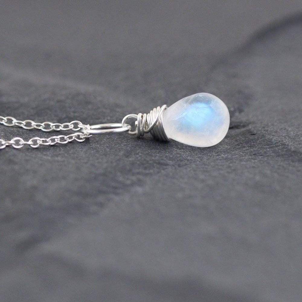 Regenbogen Mondstein Anhänger in Sterling Silber, Gold Oder Rosegold Filled, Draht Gewickelt Halskette Charm, Blauer Blitz Edelstein Schmuck Für von EllaArtisanJewellery