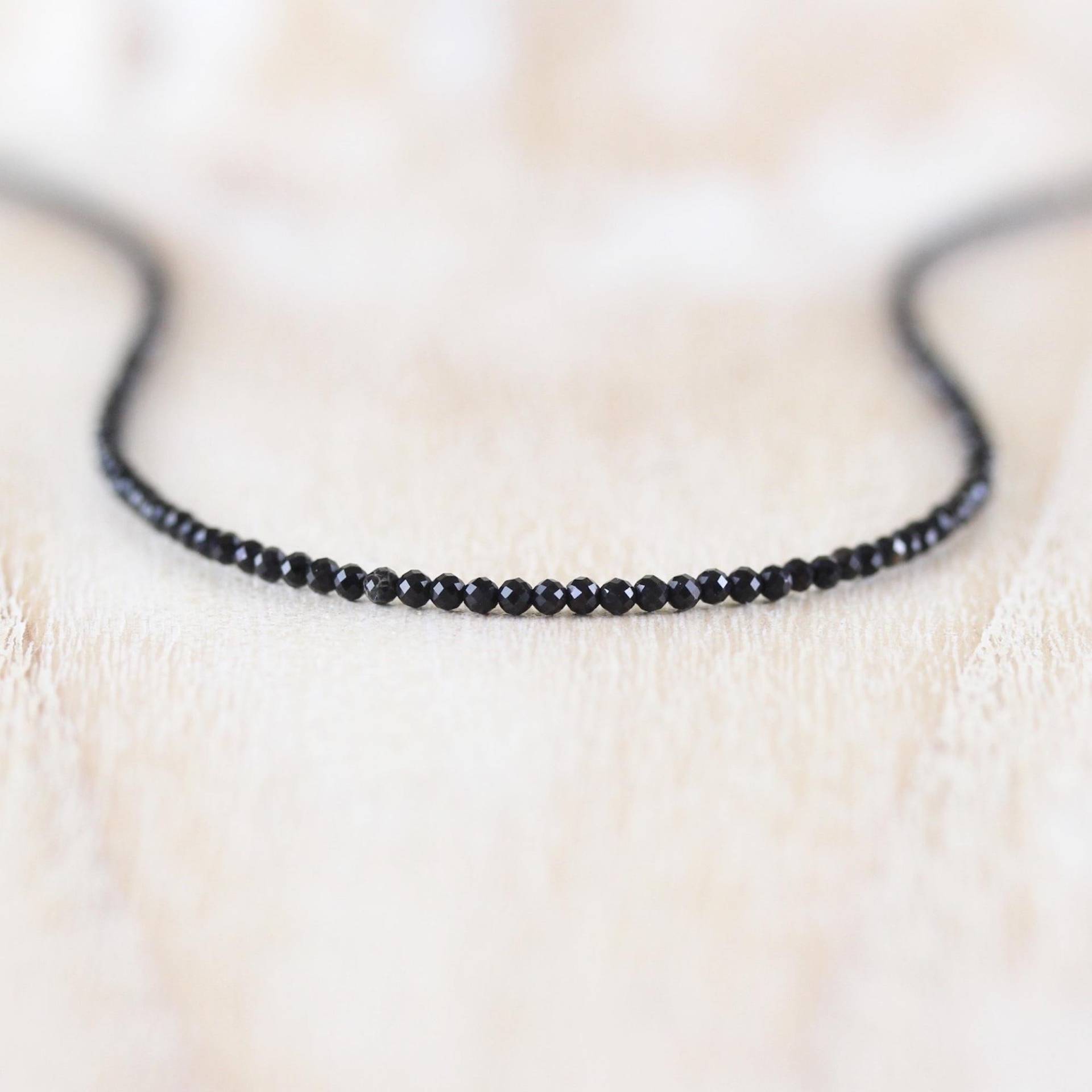 Schwarzer Turmalin Zarte Perlen-Halskette in Sterling Silber, Gold Oder Rosegold Filled, Zierliche Winzige Edelstein-Halskette, Lange Halskette von EllaArtisanJewellery