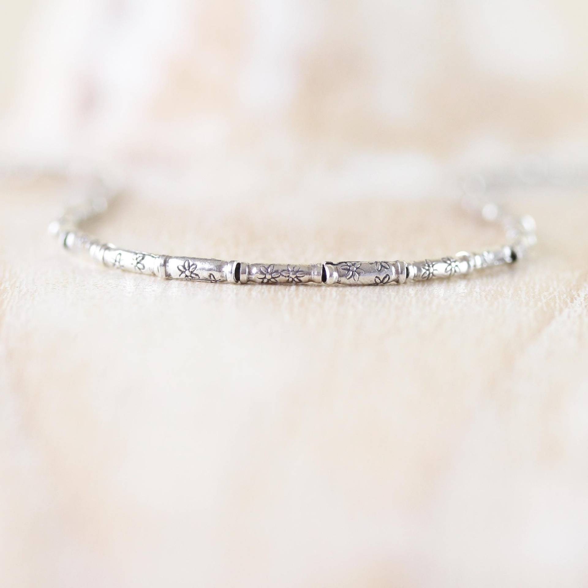 Zarte Oxidierte Gänseblümchen Abdruck Röhrchen Kette, Sterling & Karen Hill Tribe Silber Feinsilber Halskette, Perlen Schmuck Für Frauen von EllaArtisanJewellery