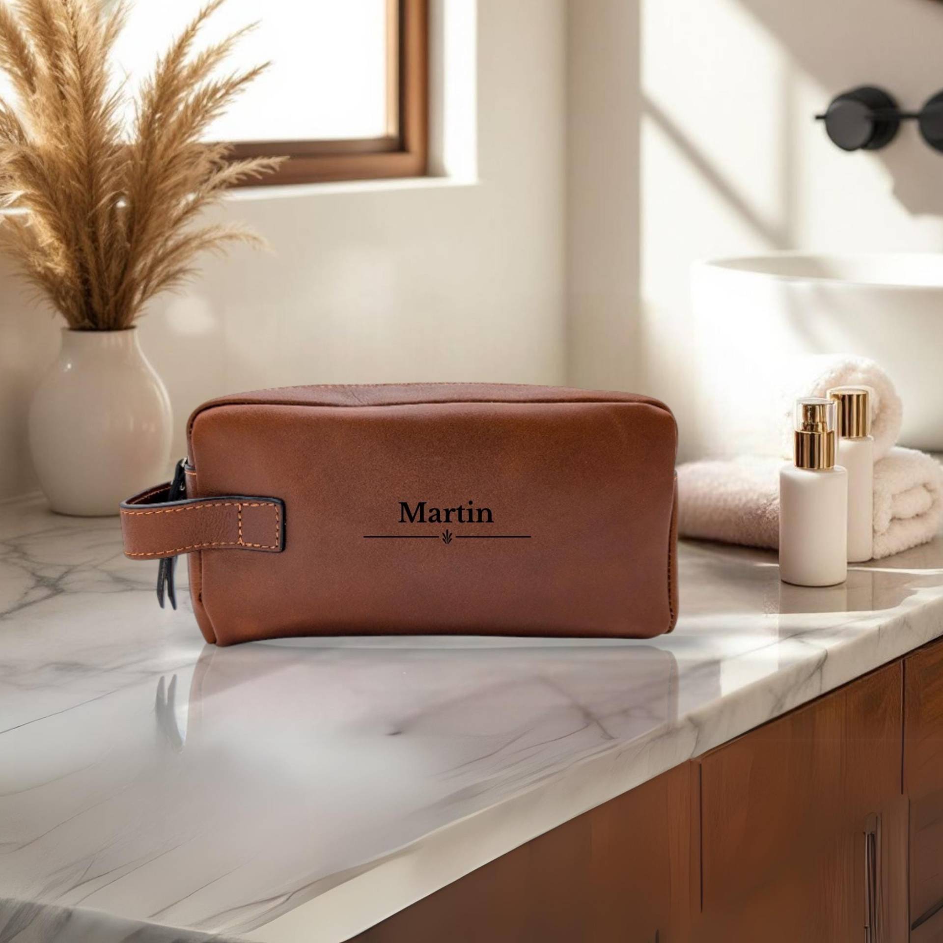 Personalisierte Kulturtasche Echtleder, Leder, Trauzeugengeschenk, Geschenk Bräutigam, Kosmetiktasche, Vatertag, Reisetasche, Kulturbeutel von EllaEisvogel