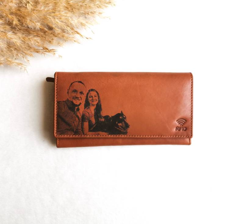 Portemonnaie Damen Fotogravur Personalisiert | Geldbeutel Mit Rfid-Schutz Aus Rind Leder Weihnachten| Hochzeitstag Geschenkidee von EllaEisvogel