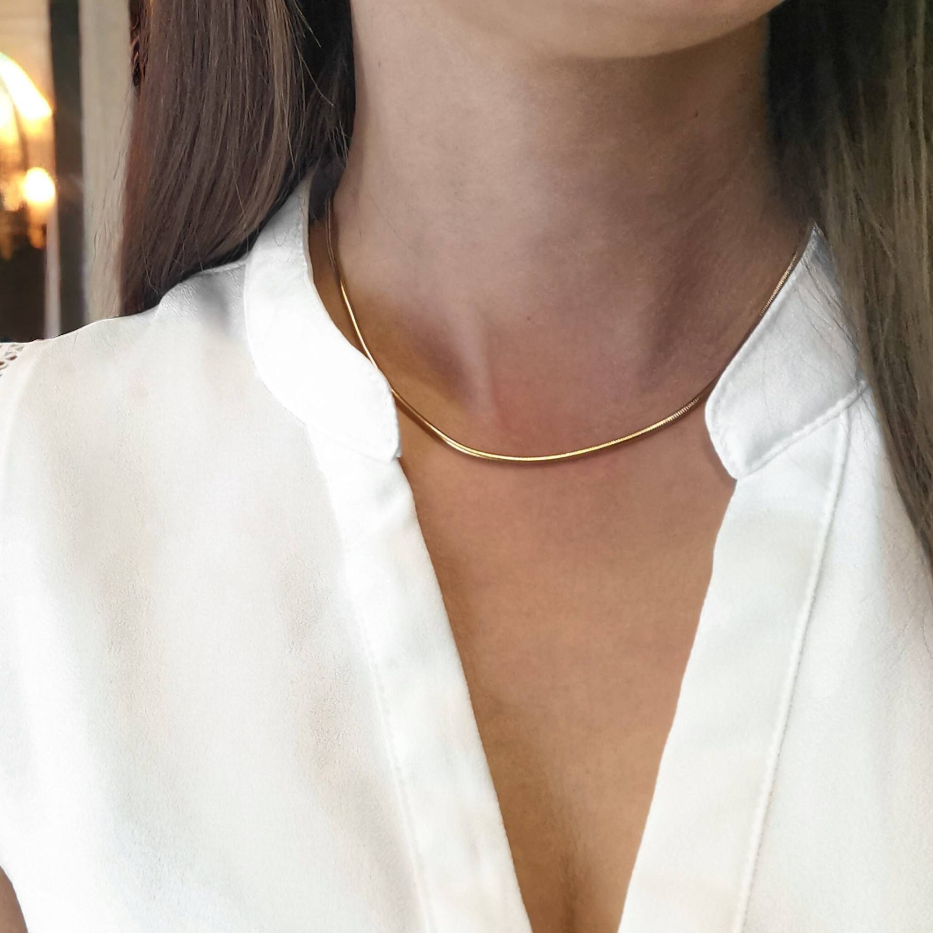 Goldene Halskette, Schlangenkette Aus Edelstahl, Goldkette Hypoallergenem Fein, Dezent Und Edel von EllaMiaBella