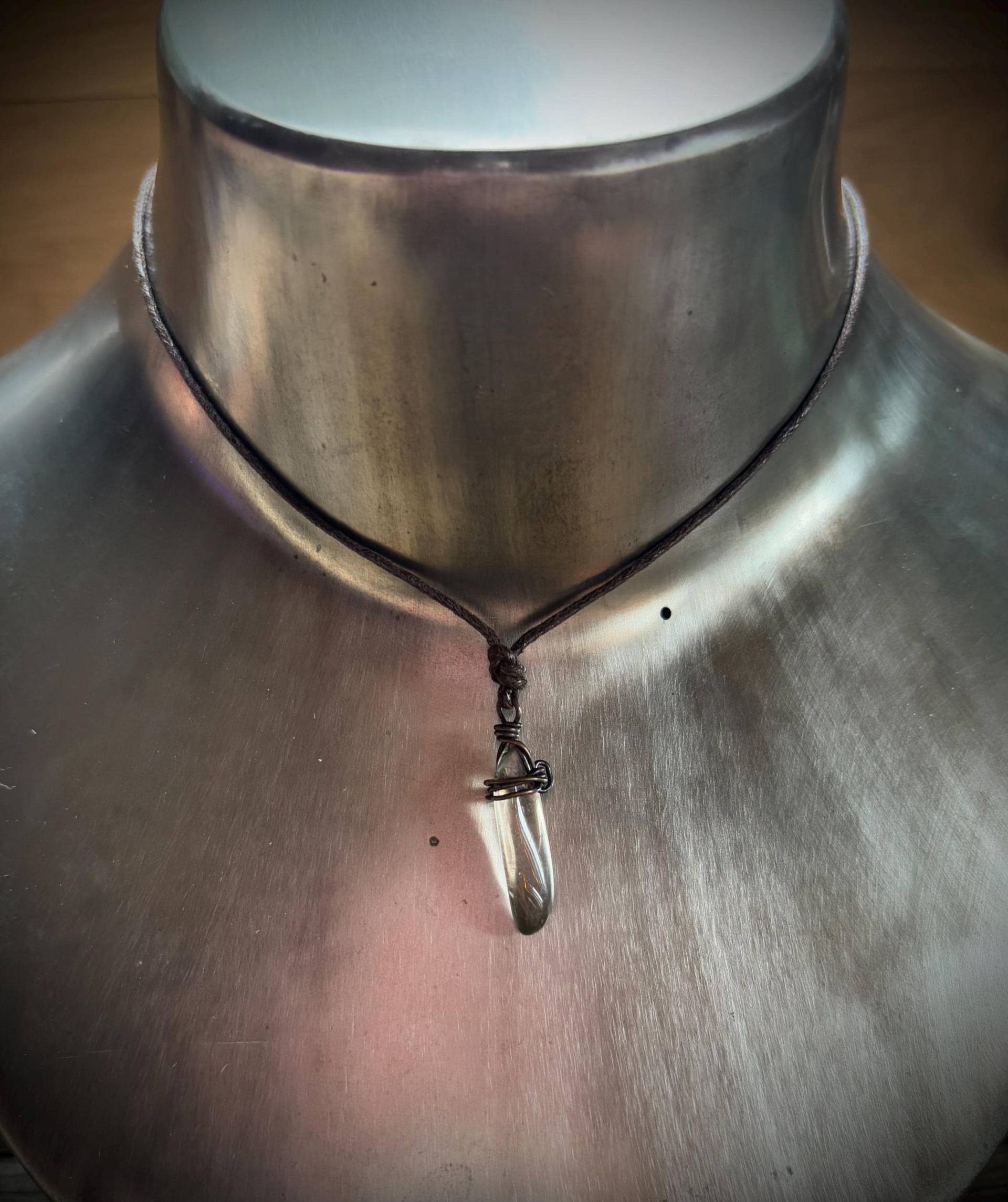 Rauchquarz „Zahn" Anhänger in Kupfer An Baumwollband von EllaMinella