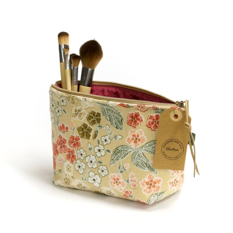 Florale Make-Up-, Kosmetik - Oder Accessoire-Tasche Handgefertigt Aus Original Vintage-stoff Von Ellaosix von EllaOsix