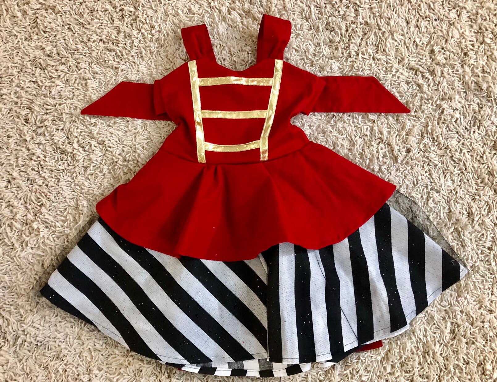 Größtes Showman Inspiriertes Kleid Baumwoll Tellerrock Größtes Showman Inspiriertes Kleid Baumwoll Tellerrock von EllaRaeBoutique