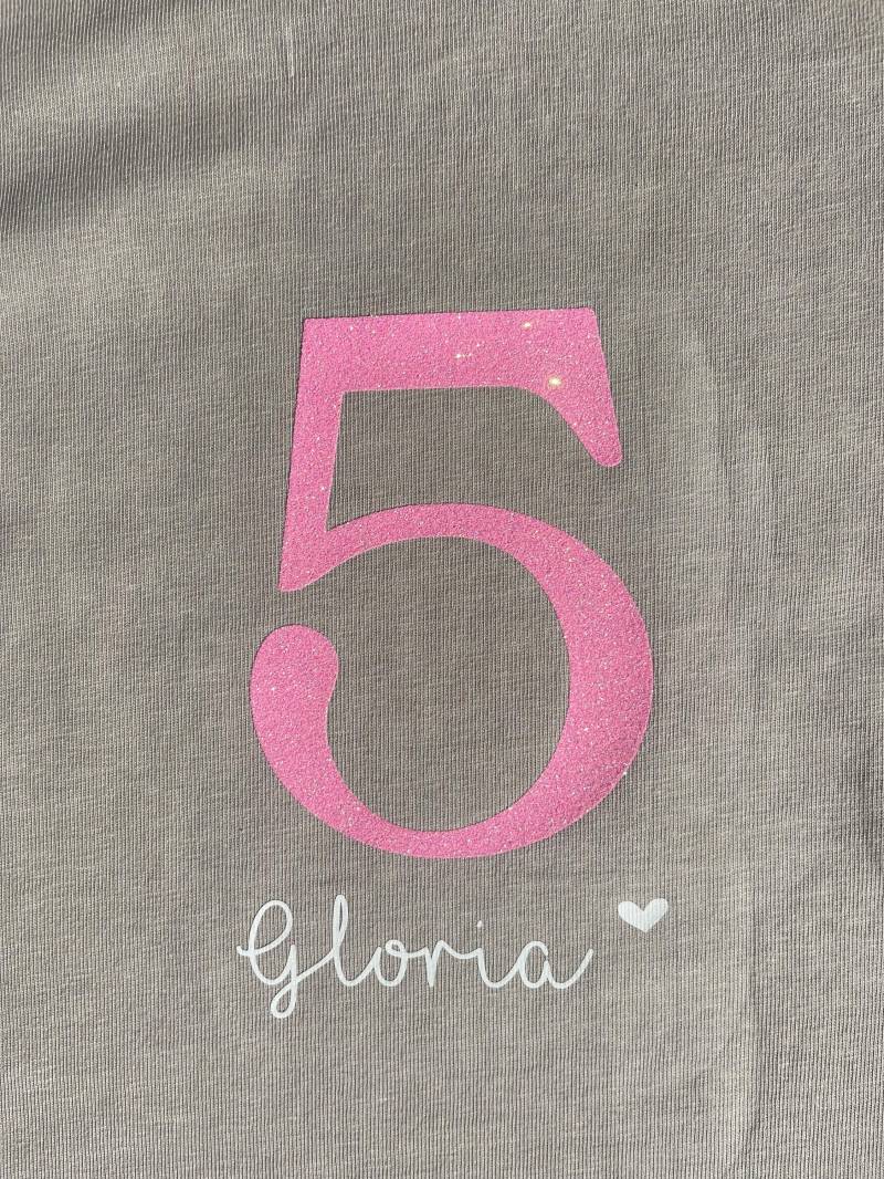 Glitzer Zahl Bügelbild Name Birthday Girl Boy L Kinder Aufbügler Erster Zweiter Dritter Vierter Fünfter Sechster Siebter Achter Geburtstag von EllaUndVi