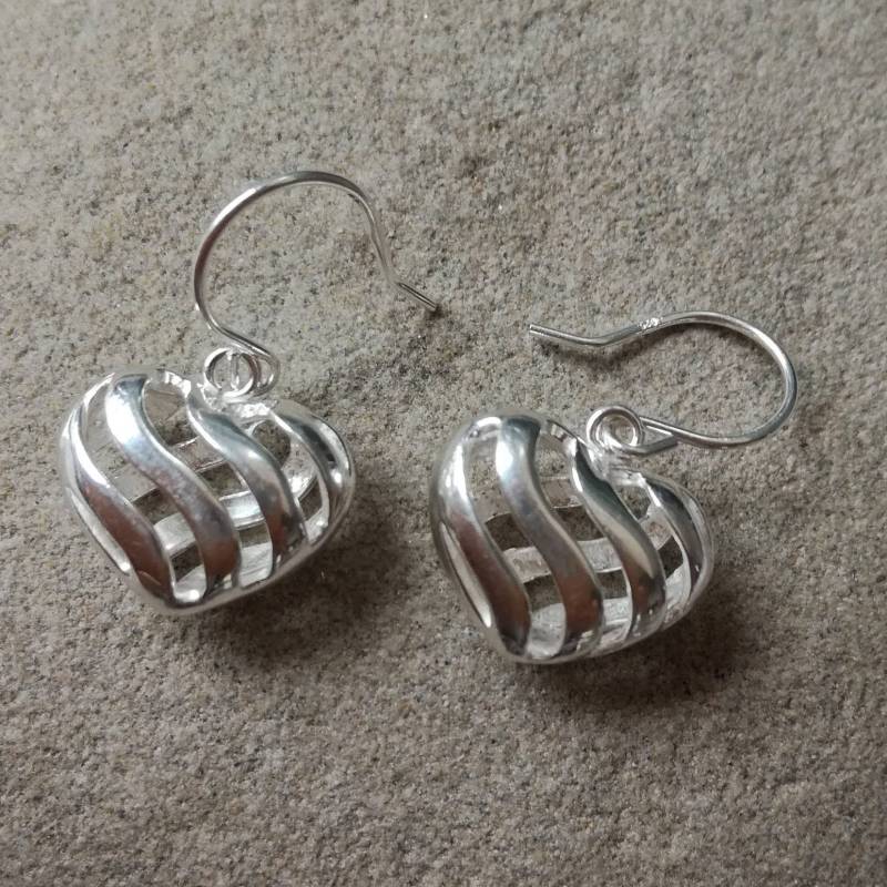 sterling Silber Filigran Herzohrringe sterling Silber Filigran Herzohrringe von Ellajhandmadejewels