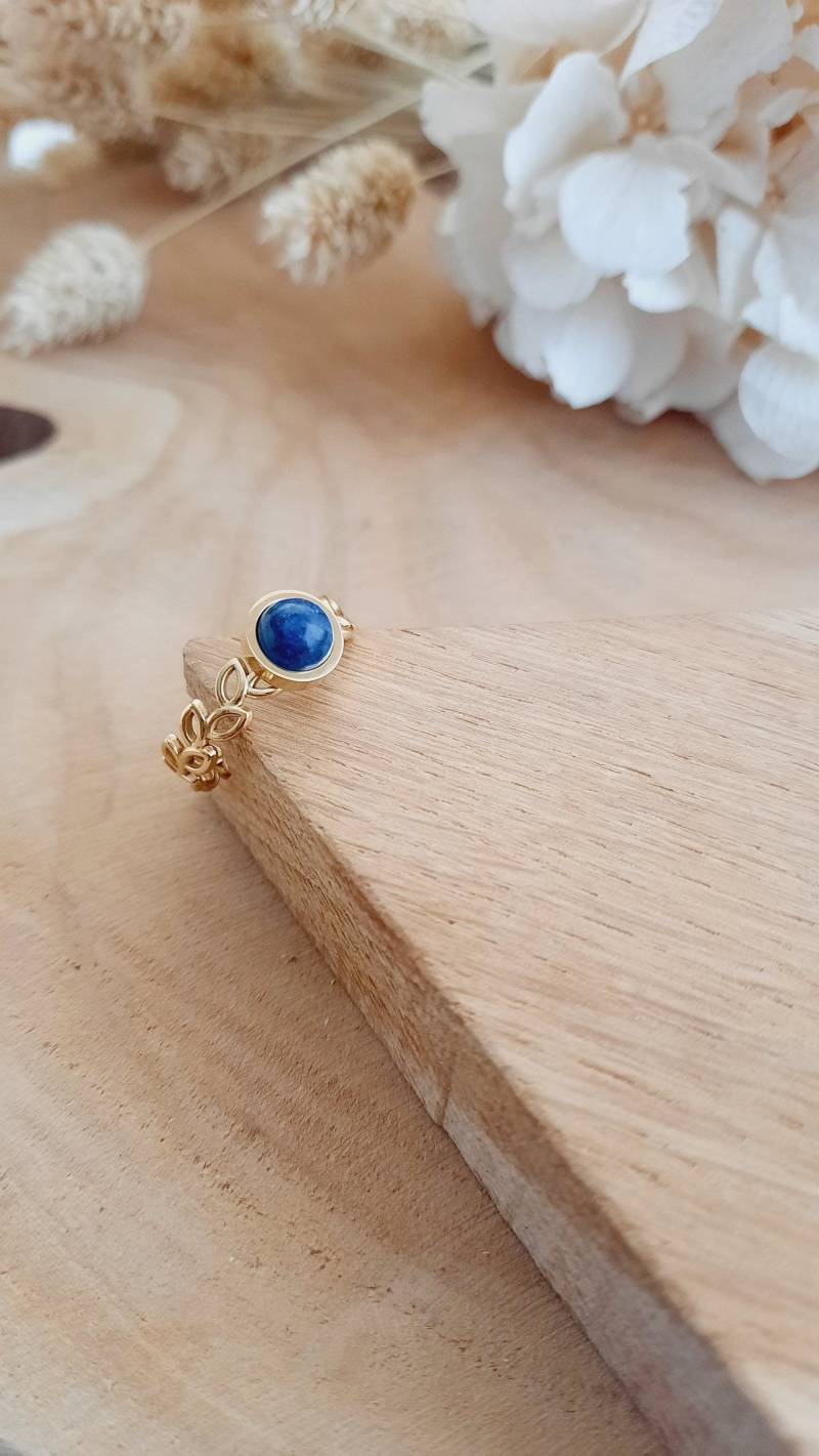 Lapislazuli-Ring Aus Vergoldetem Edelstahl - Lorbeerblatt Und Naturstein von ElleAndCoBijoux
