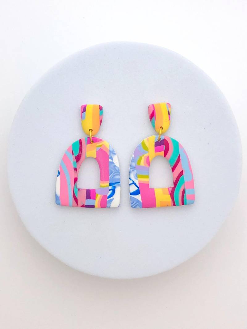 Bunter Patchwork Ohrring, Mischdruck, Polymer Clay Schmuck, Leichtes Handgemachtes Geschenk Für Sie, Helle Glückliche Farben, Empfindliche Ohren von ElleBeeClay