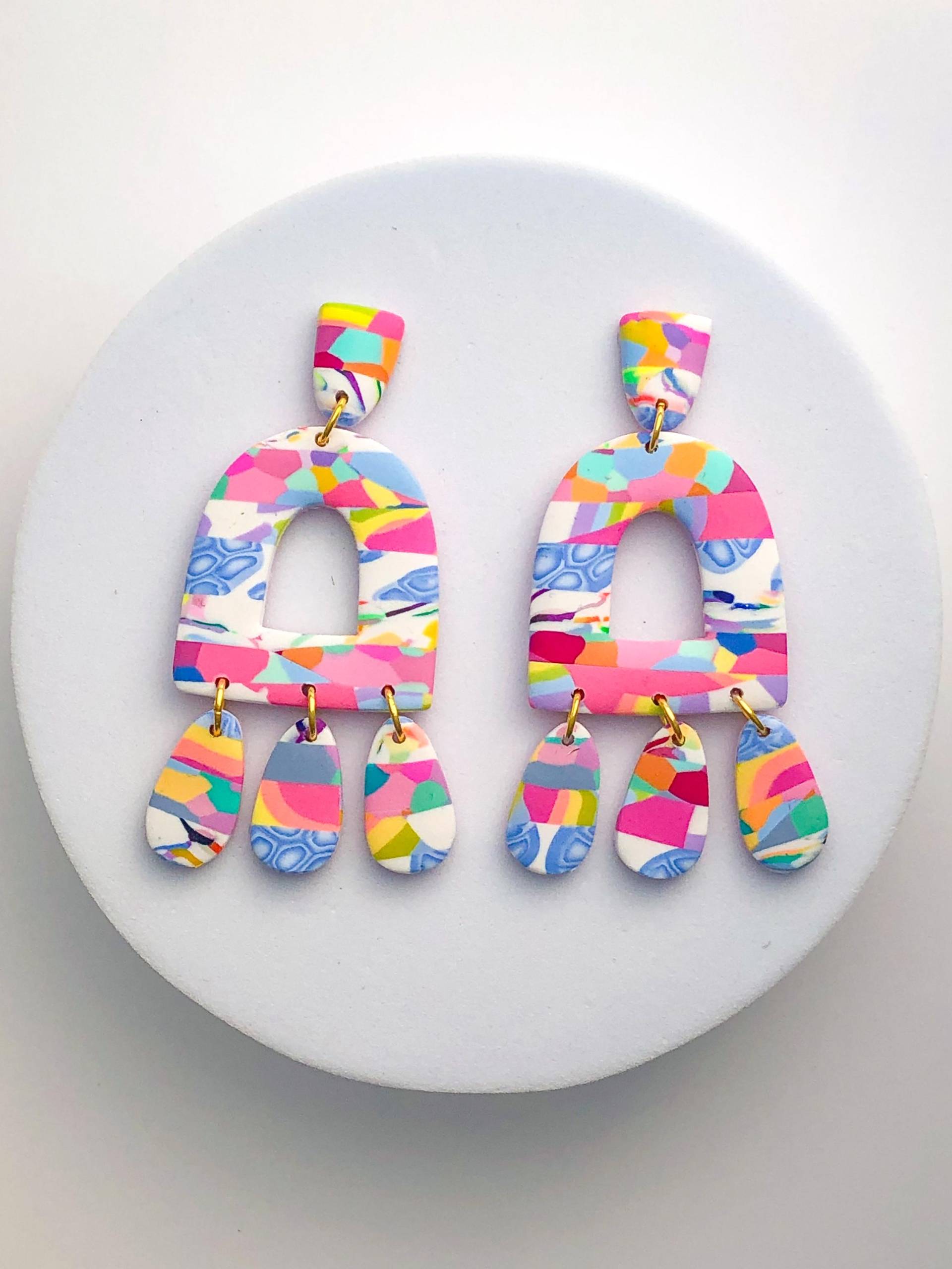 Bunter Patchwork Ohrring, Mischdruck, Polymer Clay Schmuck, Leichtes Handgemachtes Geschenk Für Sie, Helle Glückliche Farben, Empfindliche Ohren von ElleBeeClay