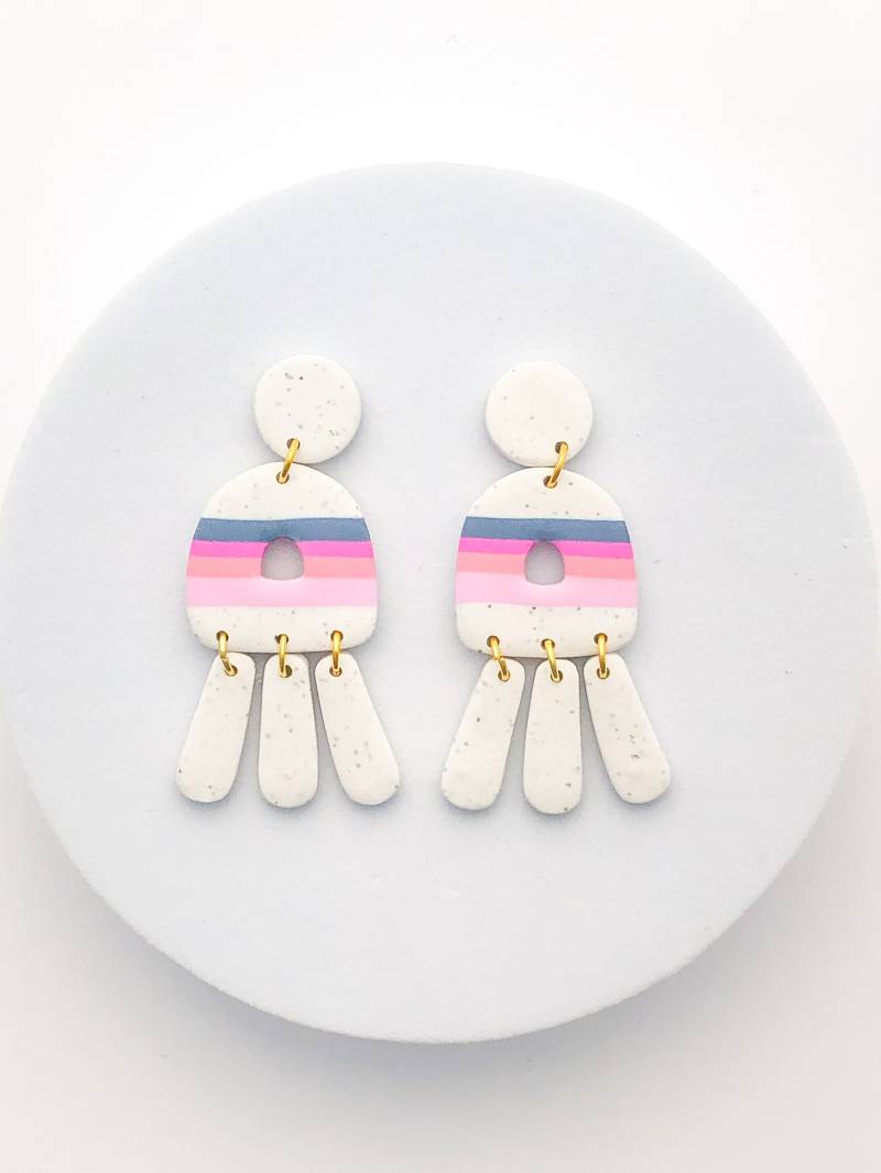 Retro Streifen Baumeln Ohrringe, Gesprenkelte Polymer Ton Leichtes Handgemachtes Geschenk Für Sie, Bequeme Ohrringe Empfindliche Ohren von ElleBeeClay