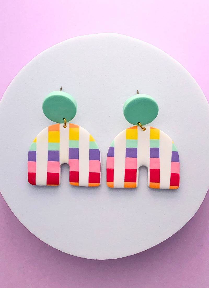 Vertikal Gestreifte Polymer Clay Regenbogen Bogen Baumeln Und Tropfen Ohrringe Für Frühling Sommer, Leichter Schmuck, Geschenk Lehrer, Mehrfarbig von ElleBeeClay
