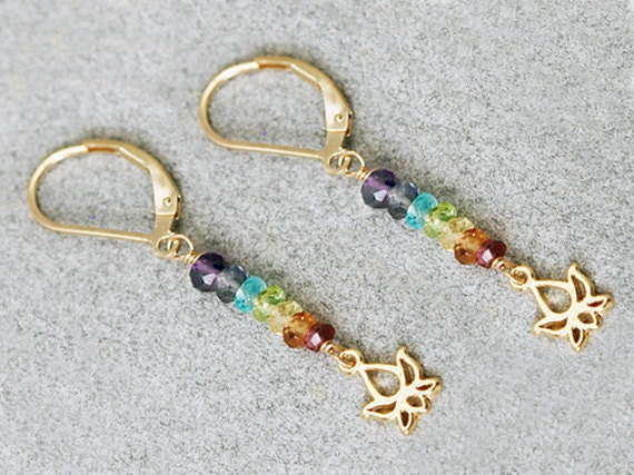 Chakra Steine/Gold Chakra Ohrringe Lotus Blume Schmuck Stein Set Kristalle Yoga von ElleBernardGems
