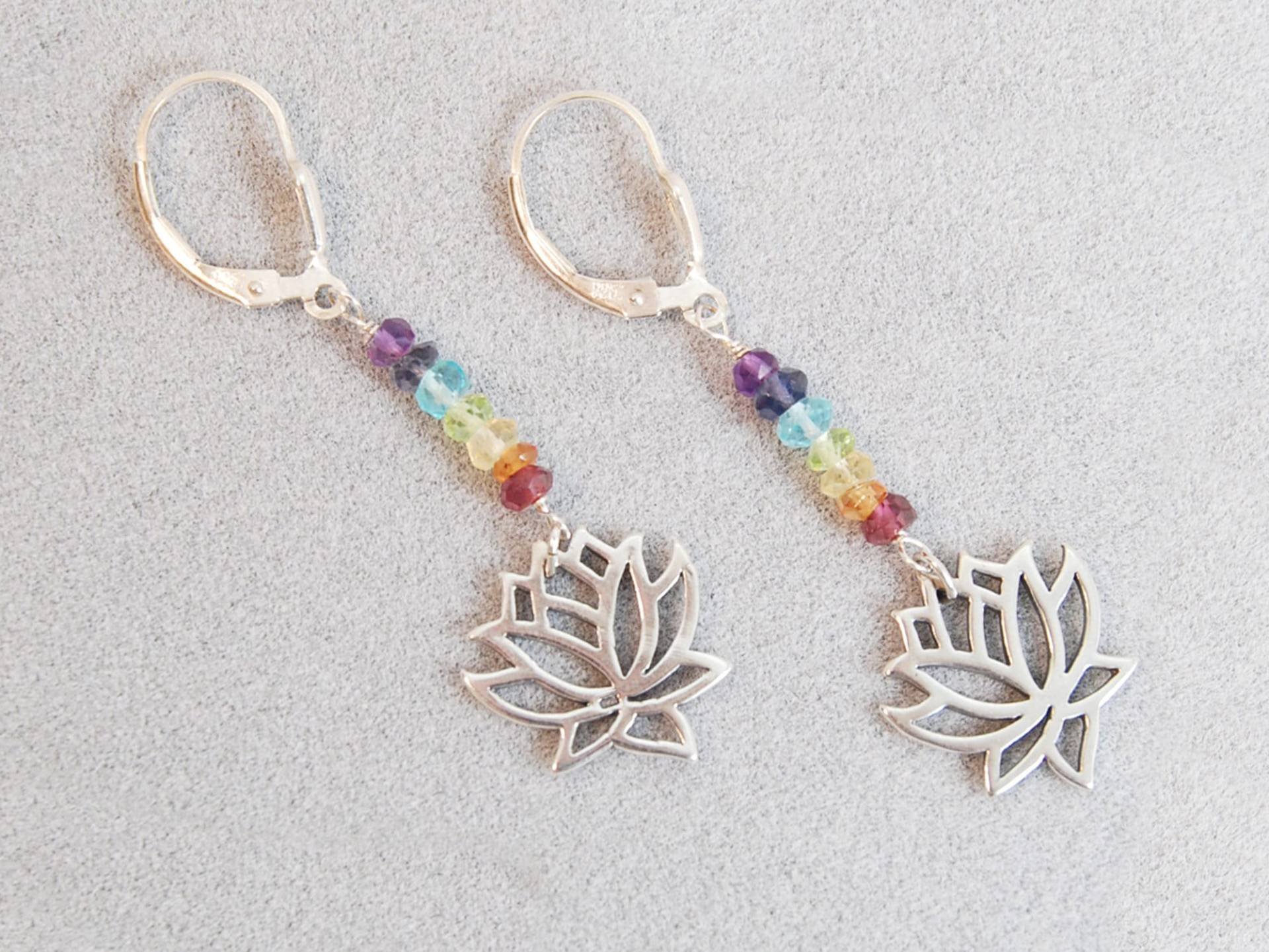 Lotus Blume Ohrringe | Chakra Geschenk Für Yoga-Lehrer Schmuck, Yoga Geschenk, Kristalle, Healing Touch von ElleBernardGems