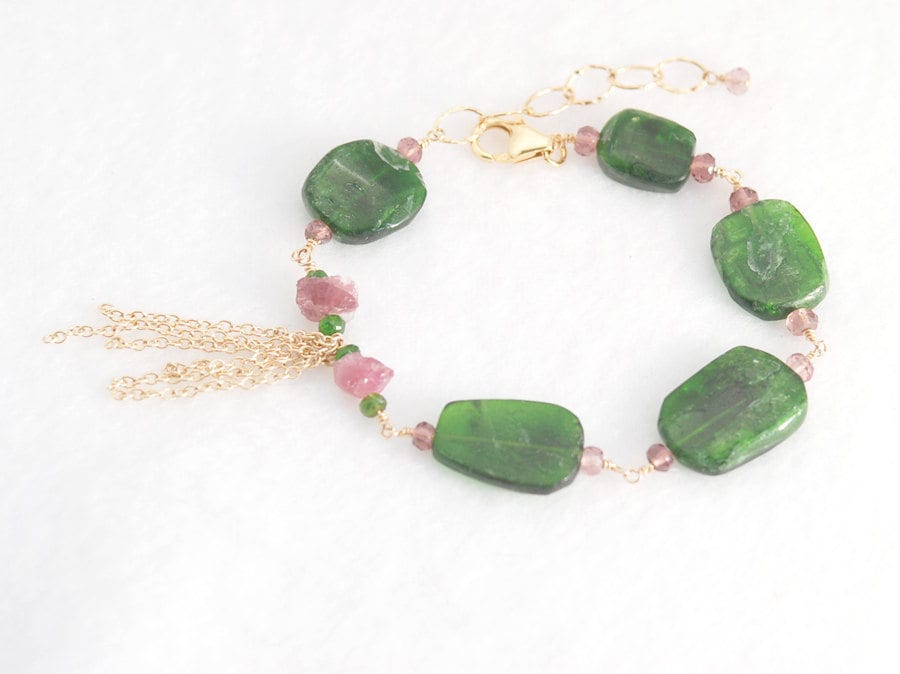 Tief Grün Und Gold-Armband | Chromdiopsid Edelstein Chrom-Diopsid-Armband Gold Fill Lebendige Grüne Armband Fransen-Armband von ElleBernardGems