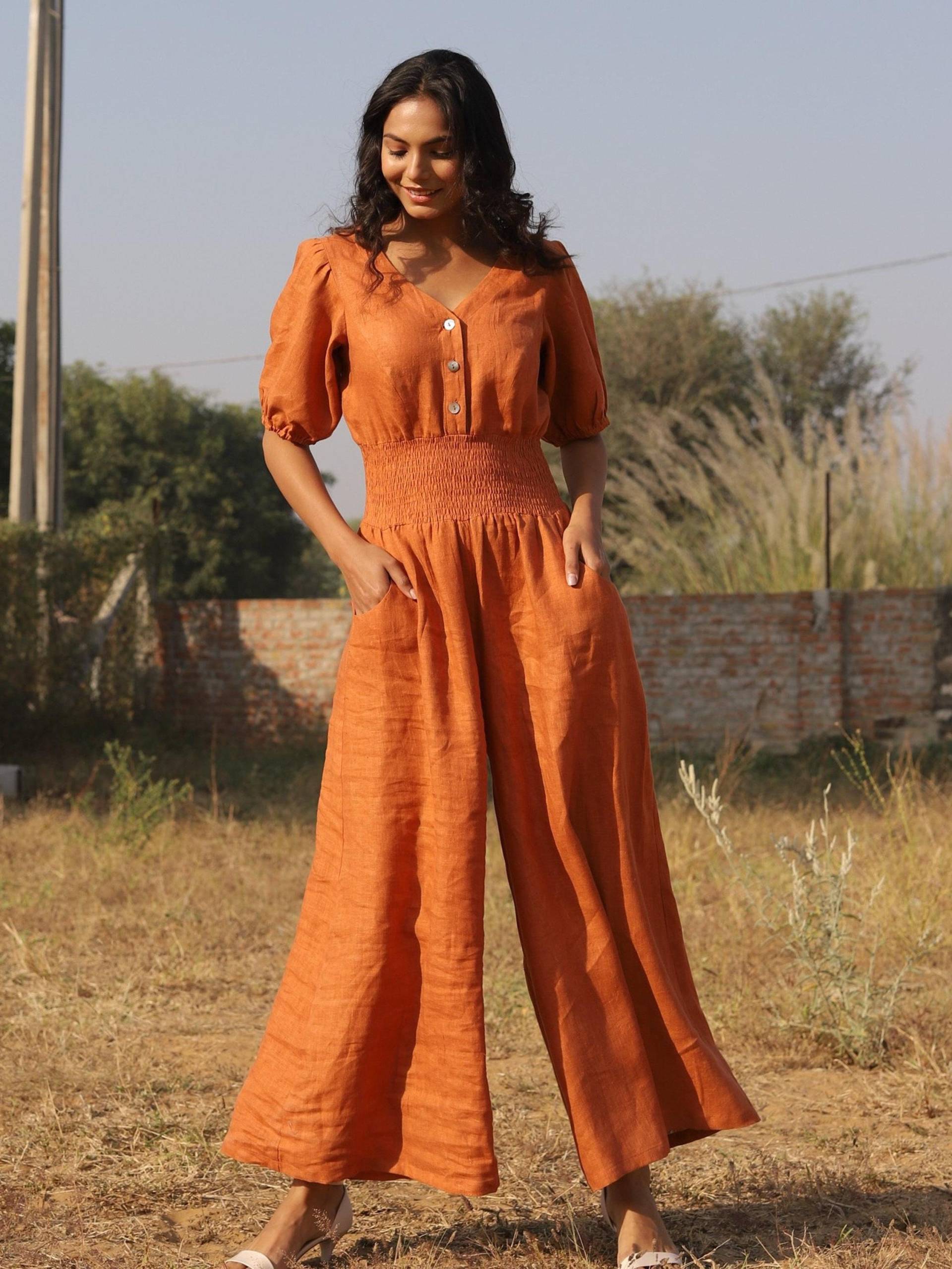 Leinenoverall Mit Weitem Bein Und Taschen, Maxi-Leinenoverall Gesmoktem Bund, Kleidung in Übergrößen Leinenoverall Mit Weitem Bein Und Taschen, Maxi-Leinenoverall Gesmoktem Bund, Kleidung in Übergrößen von Ellementree