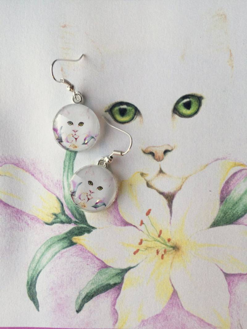 Weiße Katzenohrringe, Katzenschmuck, Haustierohrringe, Haustierschmuck, Katze Und Blume von EllenChesterAnimals