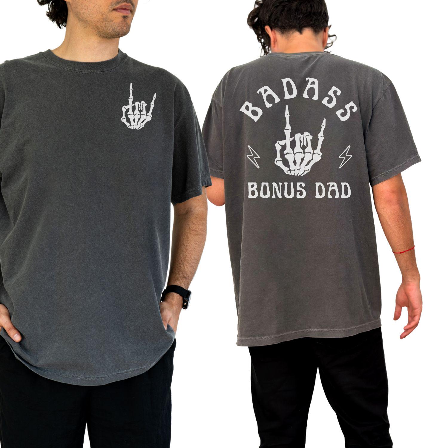 Comfort Colors Badass Bonus Dad Shirt, Fathers Day Gift For Dad, New Step Gifts, Skeleton Cool Shirt von EllenPlnts