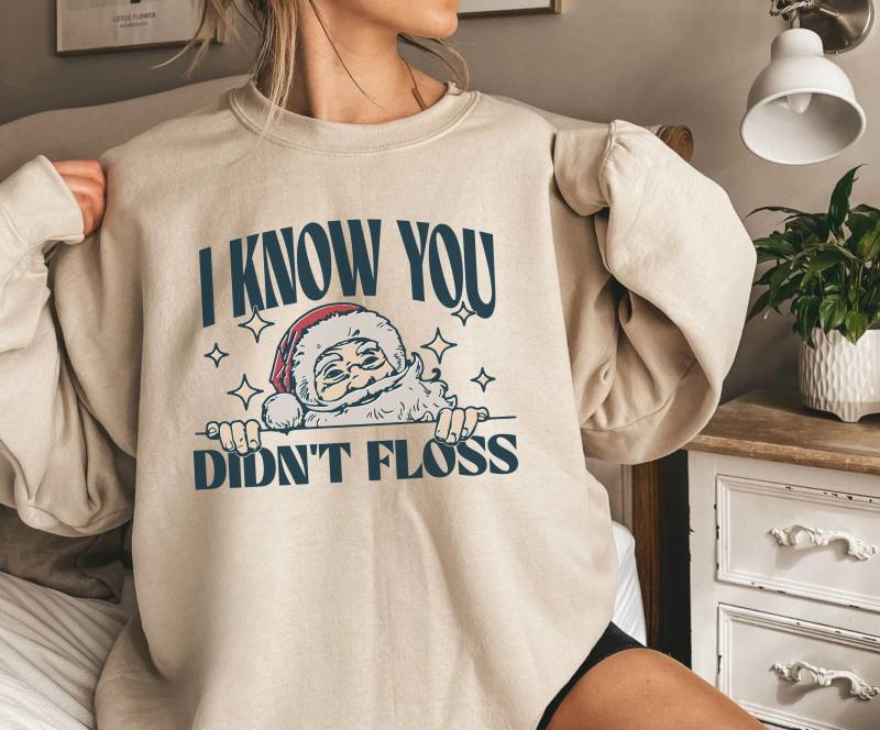 Dentist Christmas Sweatshirt, Funny Tooth Sweater, Dental Office Crewneck, Gift For Dental Assistant von EllenPlnts