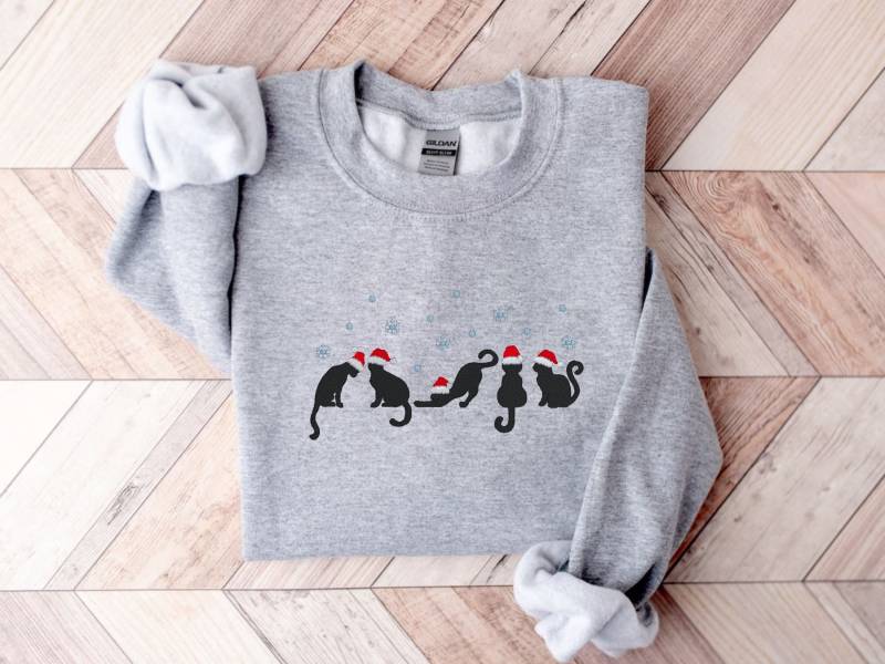 Embroidered Christmas Cats Sweatshirt, Santa Crewneck, Cute Cat Holiday Sweater, Christmas Embroidery Sweater von EllenPlnts