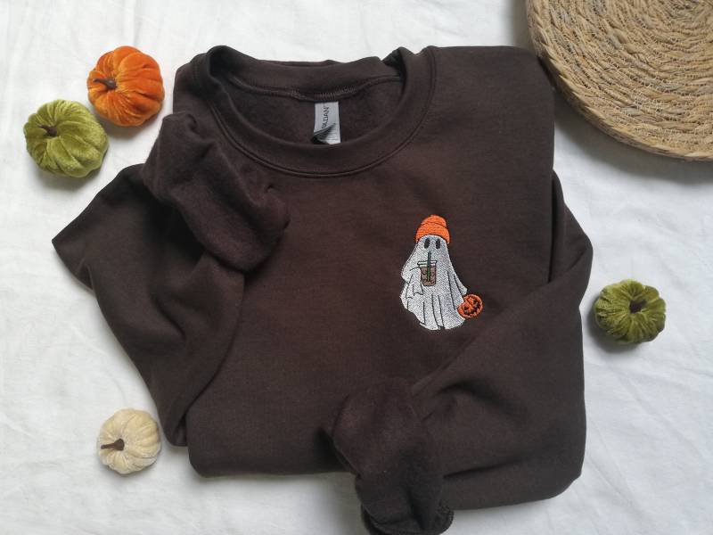 Embroidered Ghost Sweatshirt, Fall Iced Coffee Sweater, Halloween Little von EllenPlnts