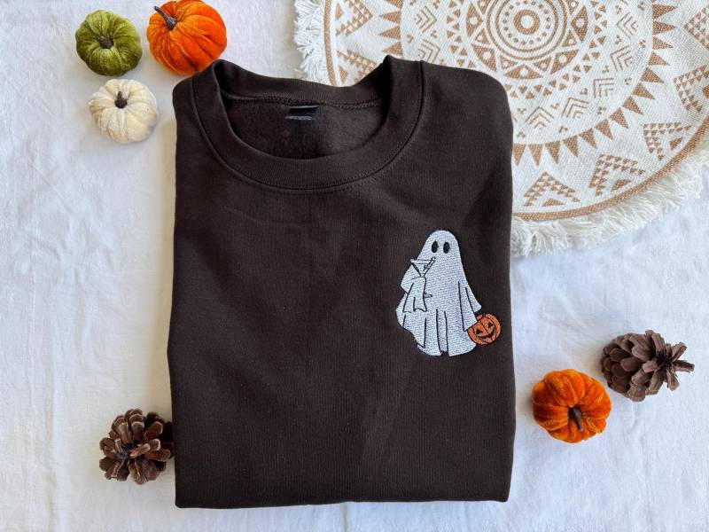 Embroidered Ghost Sweatshirt, Fall Martini Sweater, Halloween Little Crewneck von EllenPlnts
