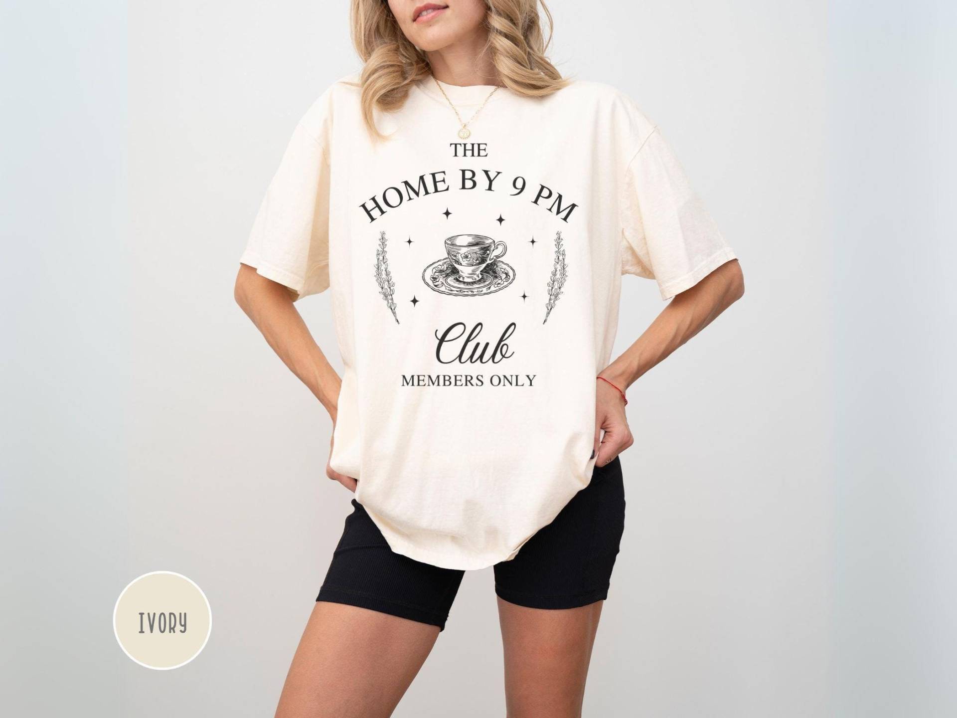 Home By 9 Pm Club Shirt, Homebody T-Shirt, Funny Mom Shirt von EllenPlnts