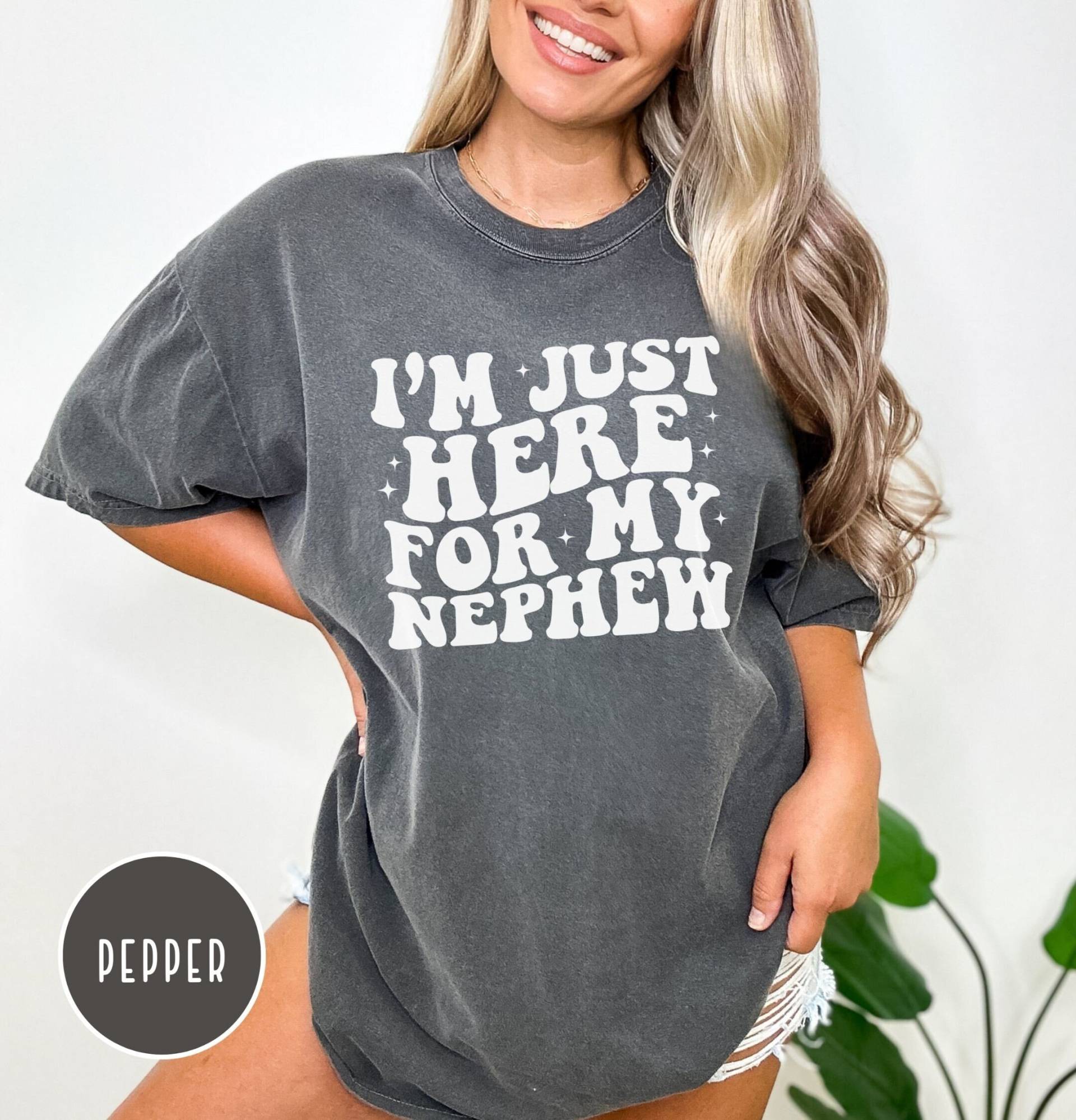 Im Just Here For My Nephew Shirt, New Future Aunt, Aunt Life Clothing, Auntie Shirt, Birthday Gift, Sister Gifts, Shirt von EllenPlnts