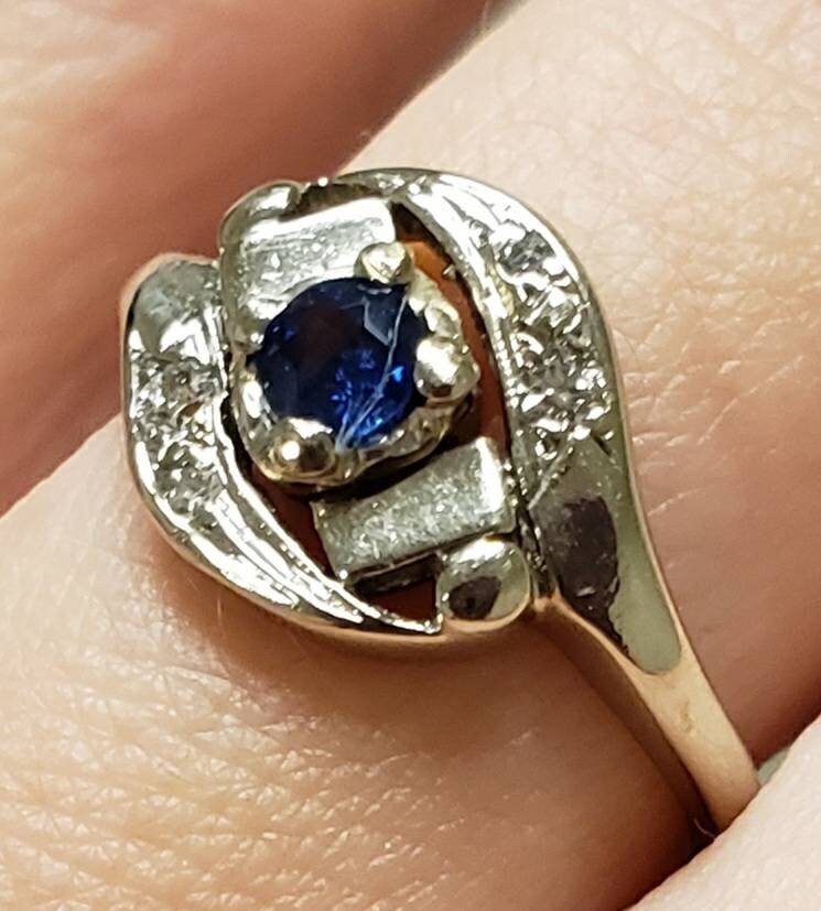 Wunderschöner Antiker Blauer Saphir Und Diamant Cocktail Ring in 14K Weißgold Gefasst. Größe 5.25. Größer von EllensVintageGems