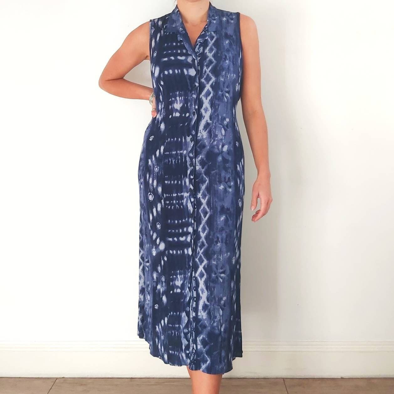 Vintage Blau & Marine Ikat Print Langes Kleid/Ärmellose Knöpfe Obwohl Sommerkleid Medium - Groß von EllieAndBarby