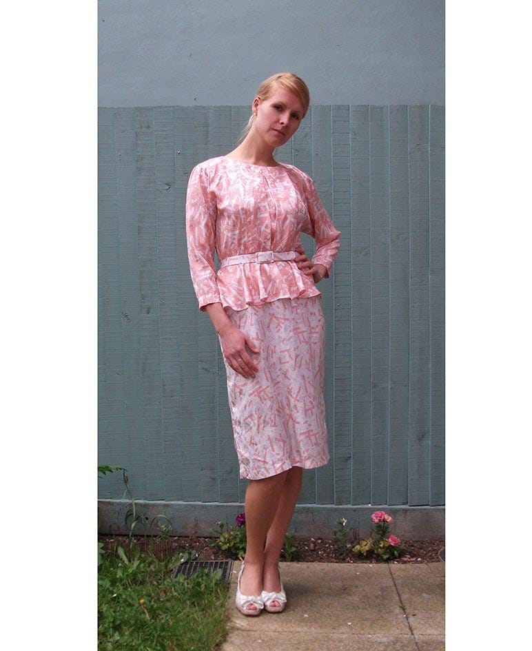 Vintage Rosa & Weißes Peplum Kleid/Smart Pastel Midi von EllieAndBarby